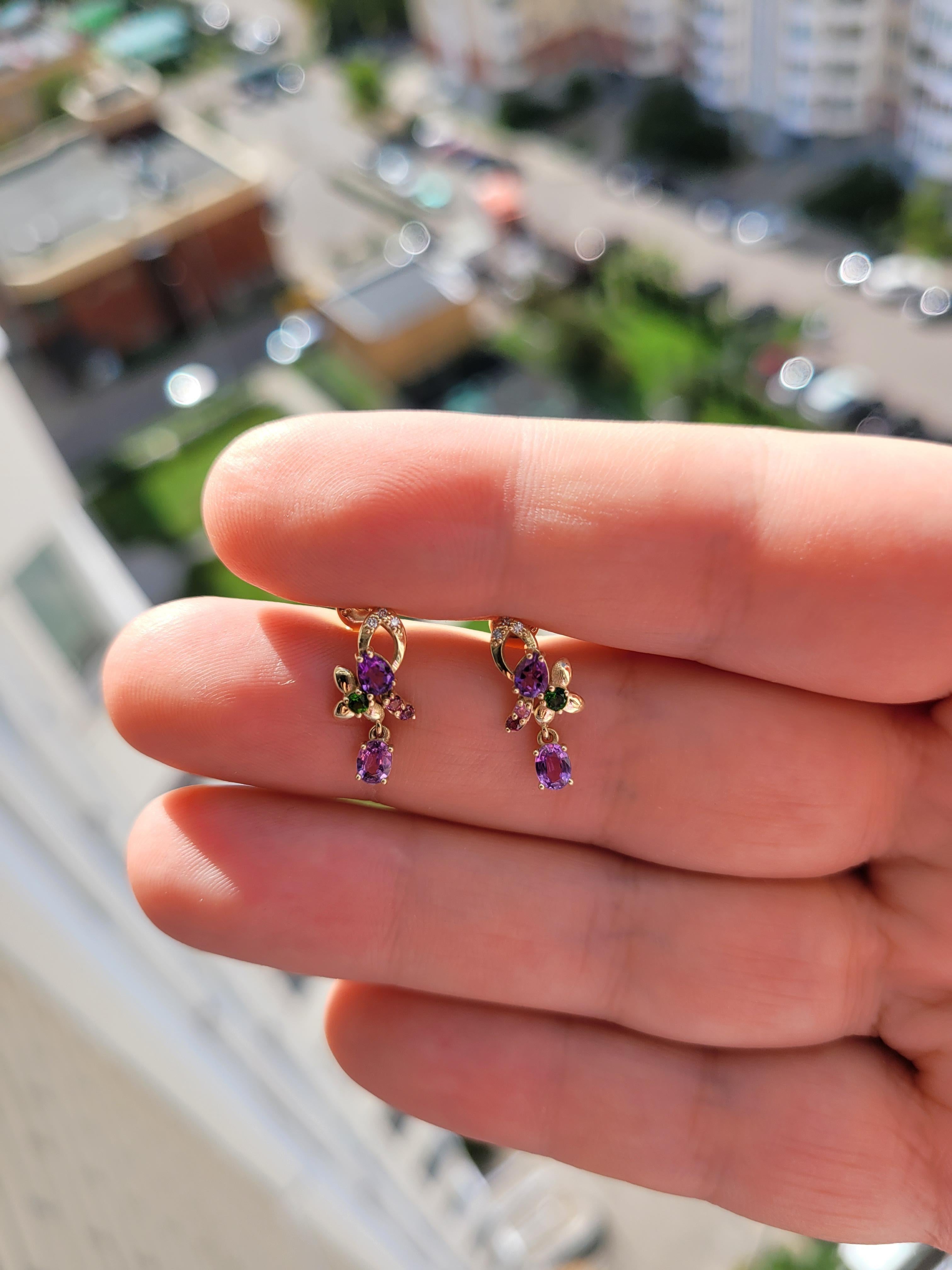 Pendientes de Oro de 14 Kilates con Zafiros y Piedras Multicolores en Nuevo estado para la venta en Istanbul, TR