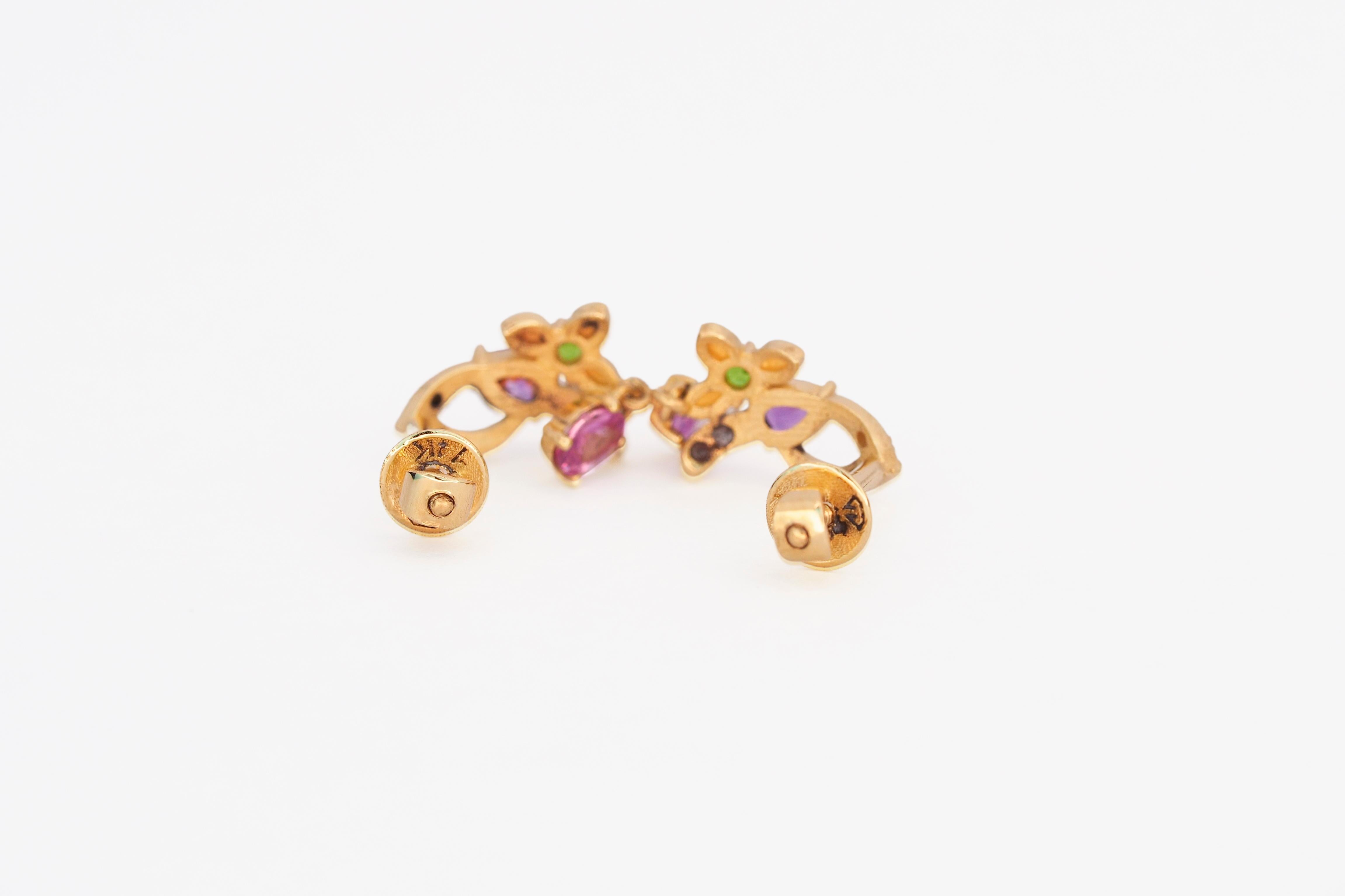 14 Karat Gold Earrings Studs with Sapphires and Multicolores Gemstones For Sale 3