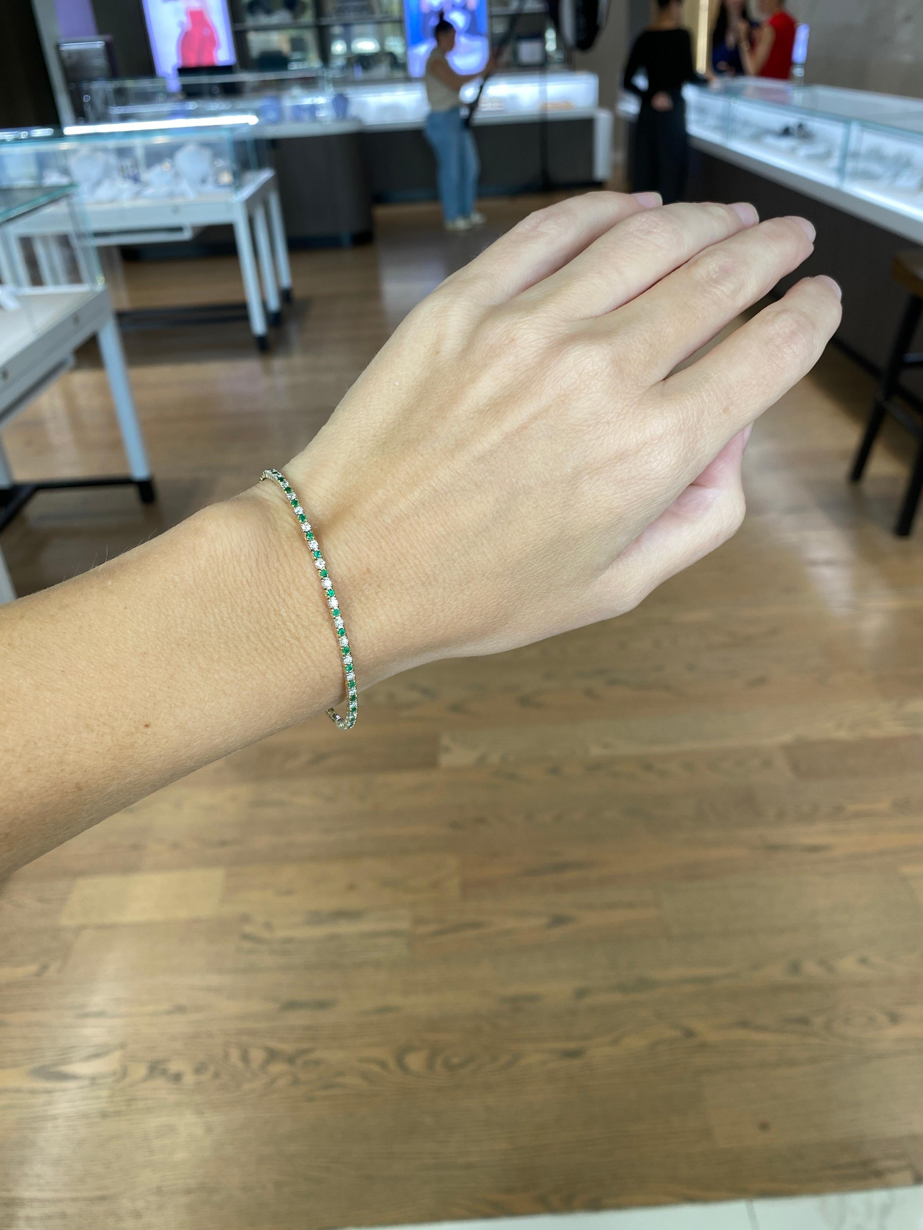 14 Karat Gold Smaragd und Diamant Flexible Armspange (Rundschliff)