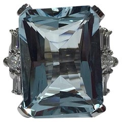 14 Karat Gold Emerald Cut Aquamarine 18.10 Carat Diamond Cocktail Ring