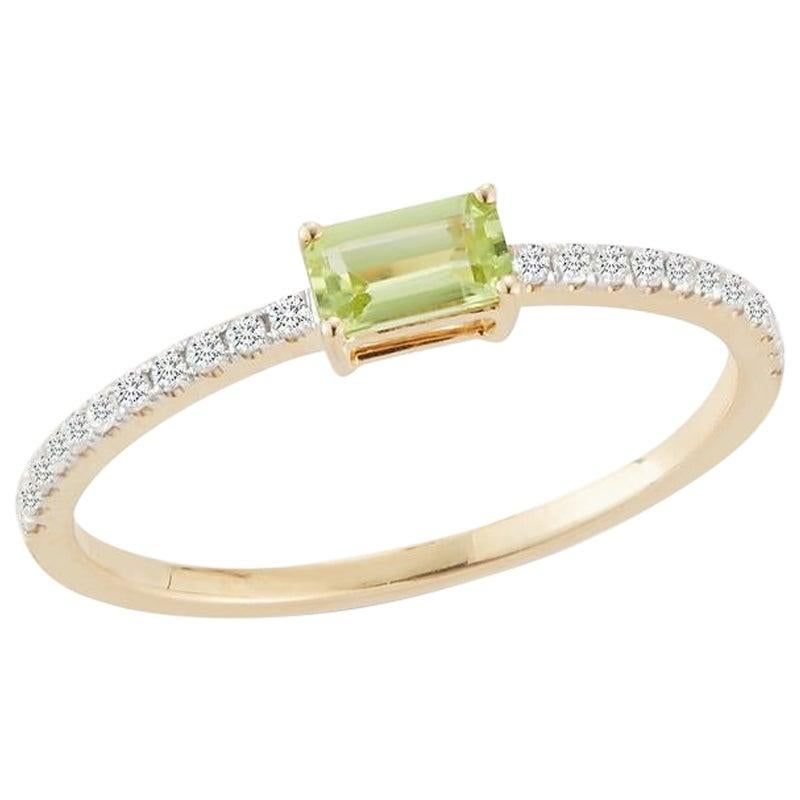 For Sale:  14 Karat Gold Emerald Cut Peridot Ring