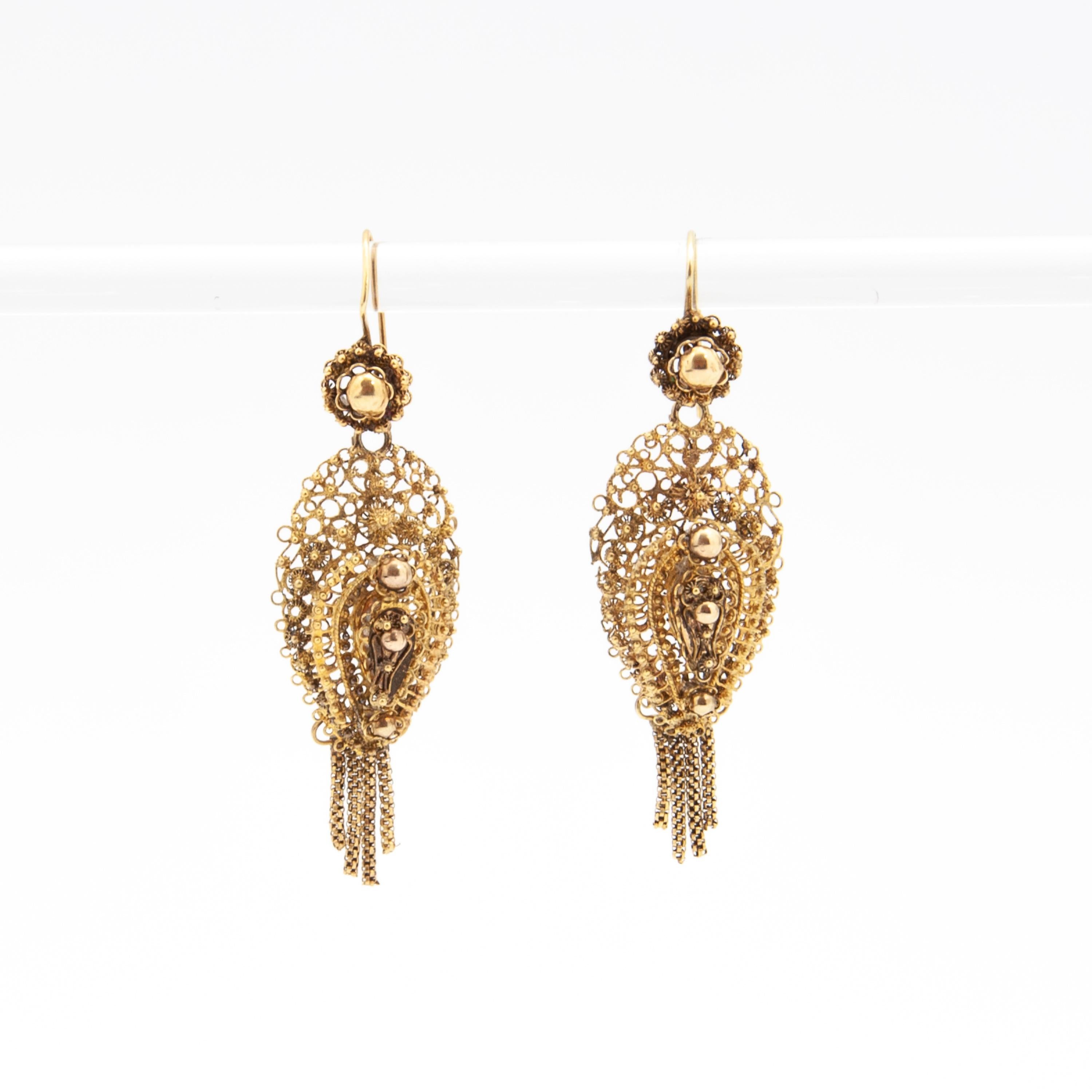 Antique 1880's 14K Gold Filigree Earrings and Brooch For Sale 1