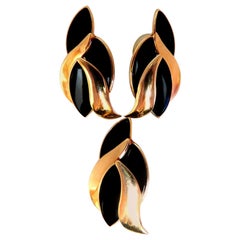 14 Karat Gold Flaming Jet Black Onyx Pendant Earrings Suite