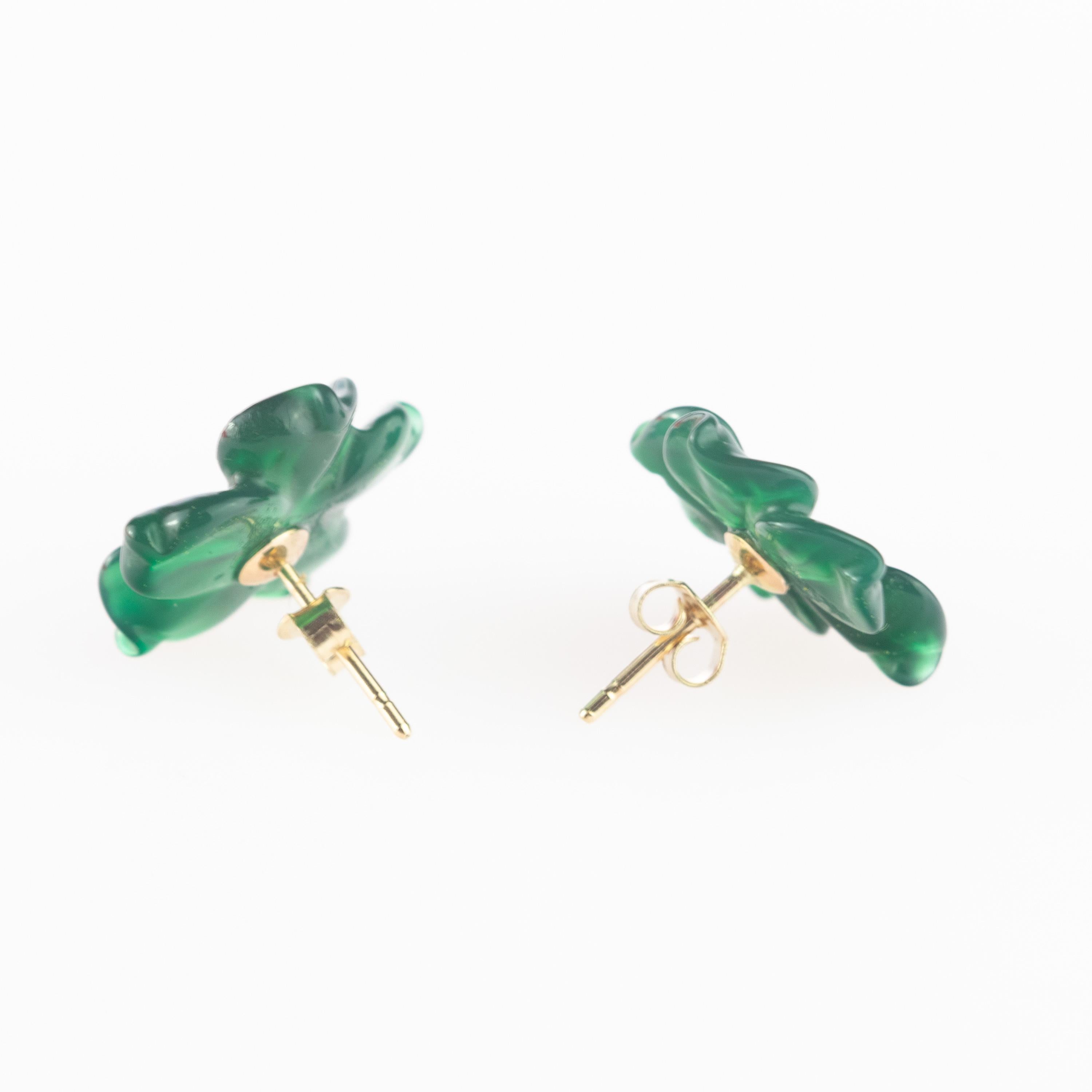 Arts and Crafts 14 Karat Gold Green Agate Flower Handmade Italian Girl Carved Stud Earrings For Sale
