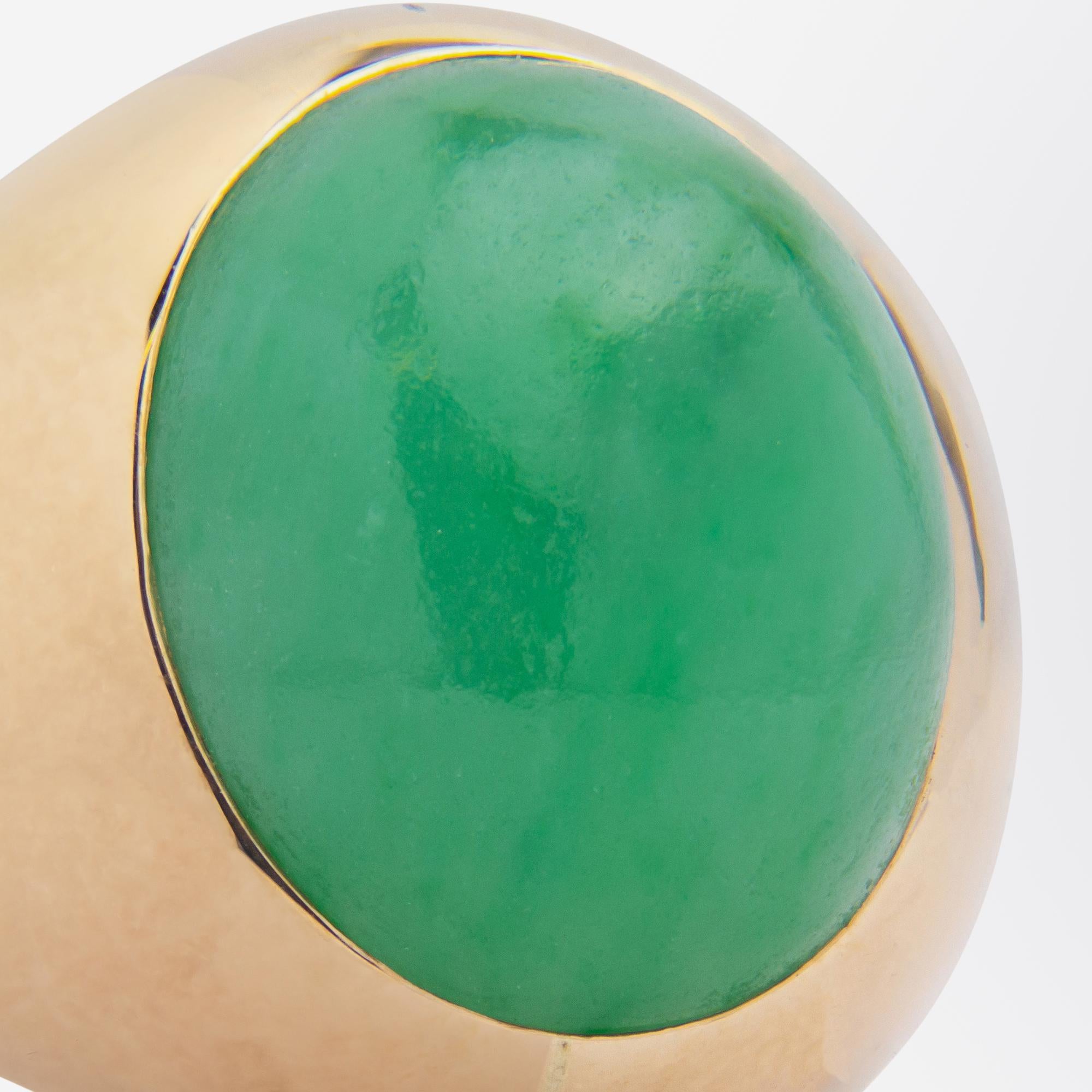 14 Karat Gold & Green 'Jadeite' Ring In Good Condition For Sale In Brisbane, QLD
