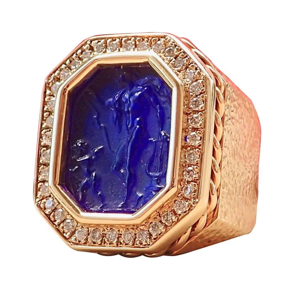 14 Karat Gold Hammered Texture Blue Intaglio Ring with 0.43 Carat of Diamond For Sale