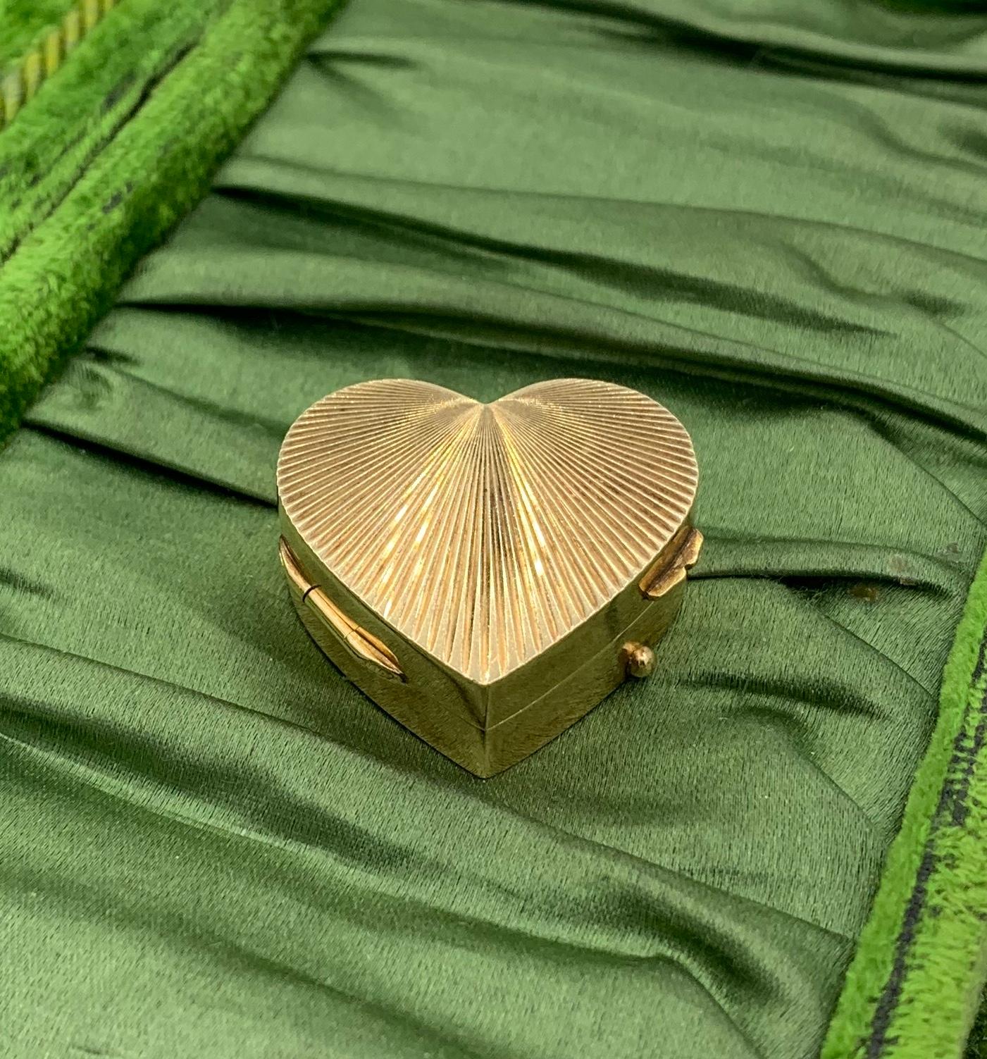Contemporary 14 Karat Gold Heart Box Jewelry Dresser Pill Patch Ring Box For Sale