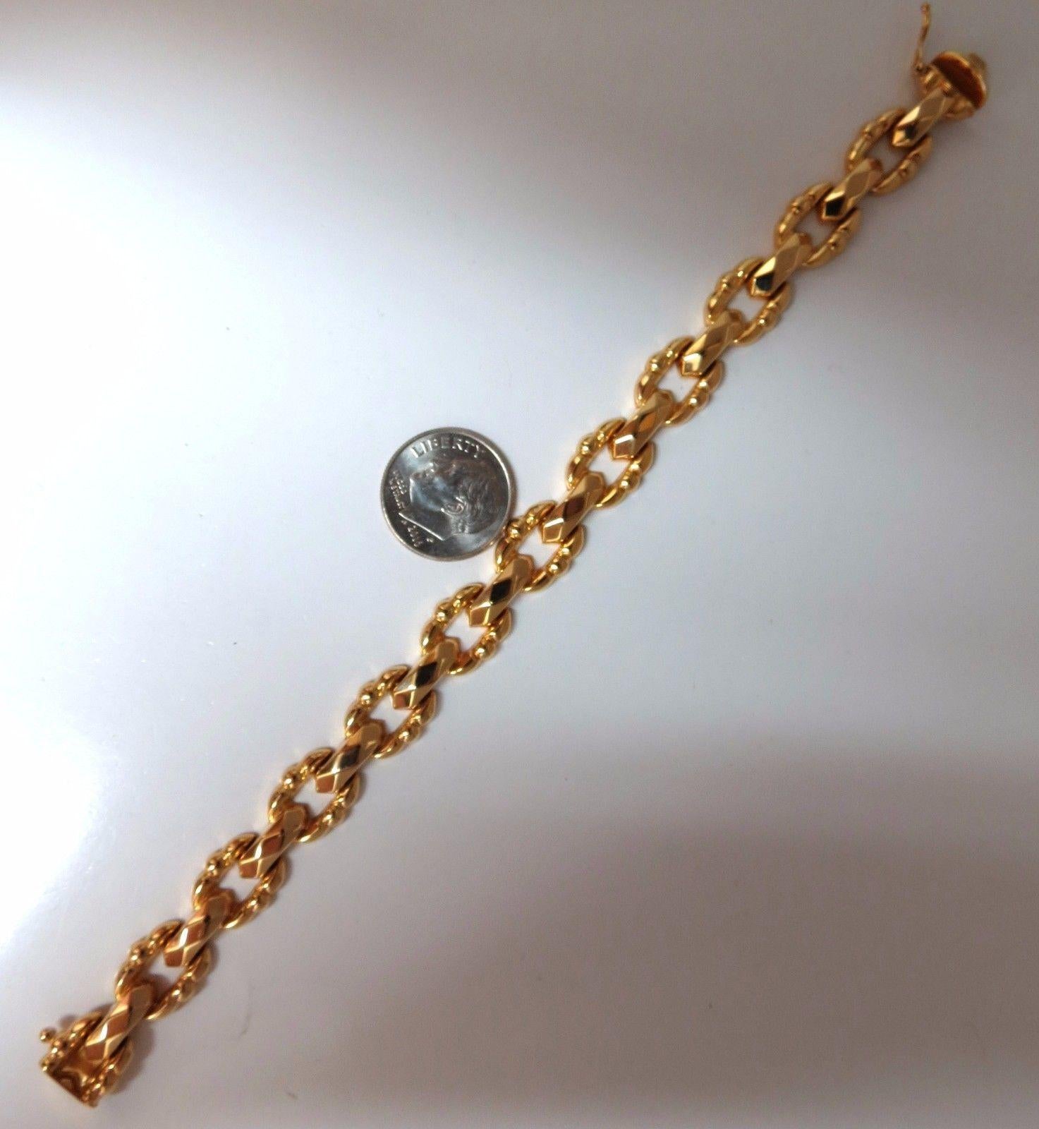 Byzantine Style Link Bracelet

7 inch / wearable length

12.8 Grams.

10.1 mm wide links

14kt yellow Gold.

Comfortable Snap Clasp & Safety