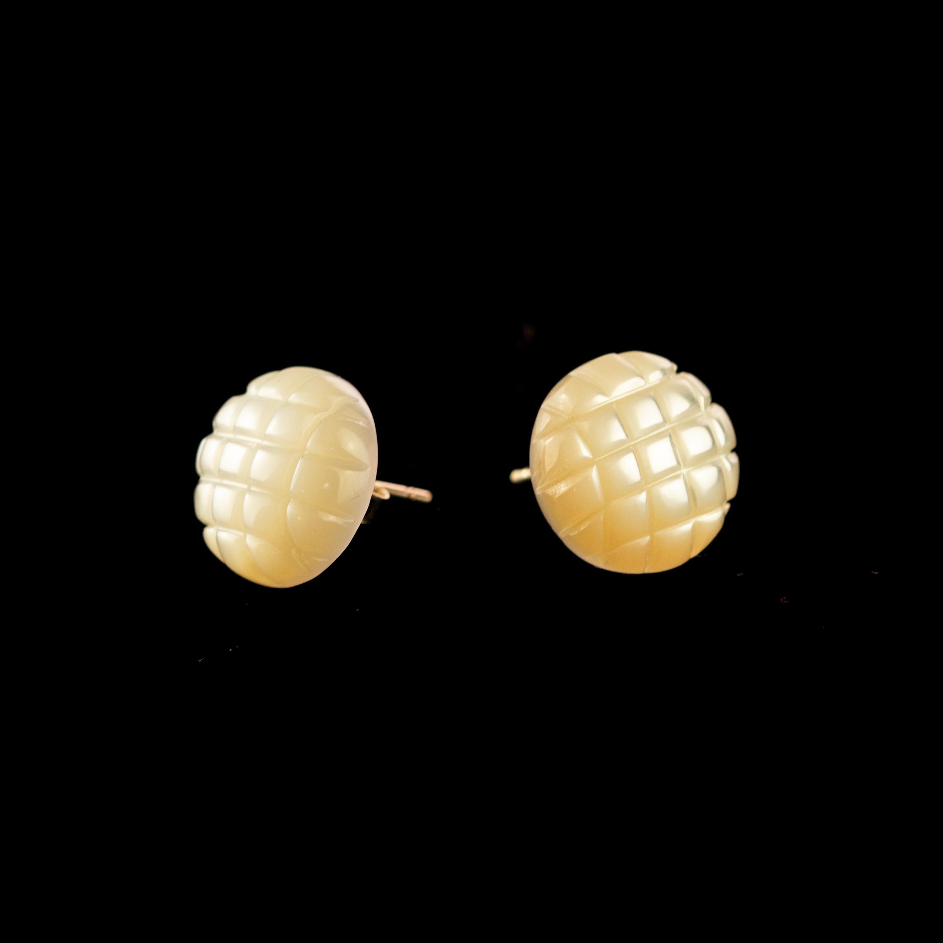 Round Cut 14 Karat Gold Mother of Pearl Carved Honeycomb Stud Handmade Chic Earrings For Sale