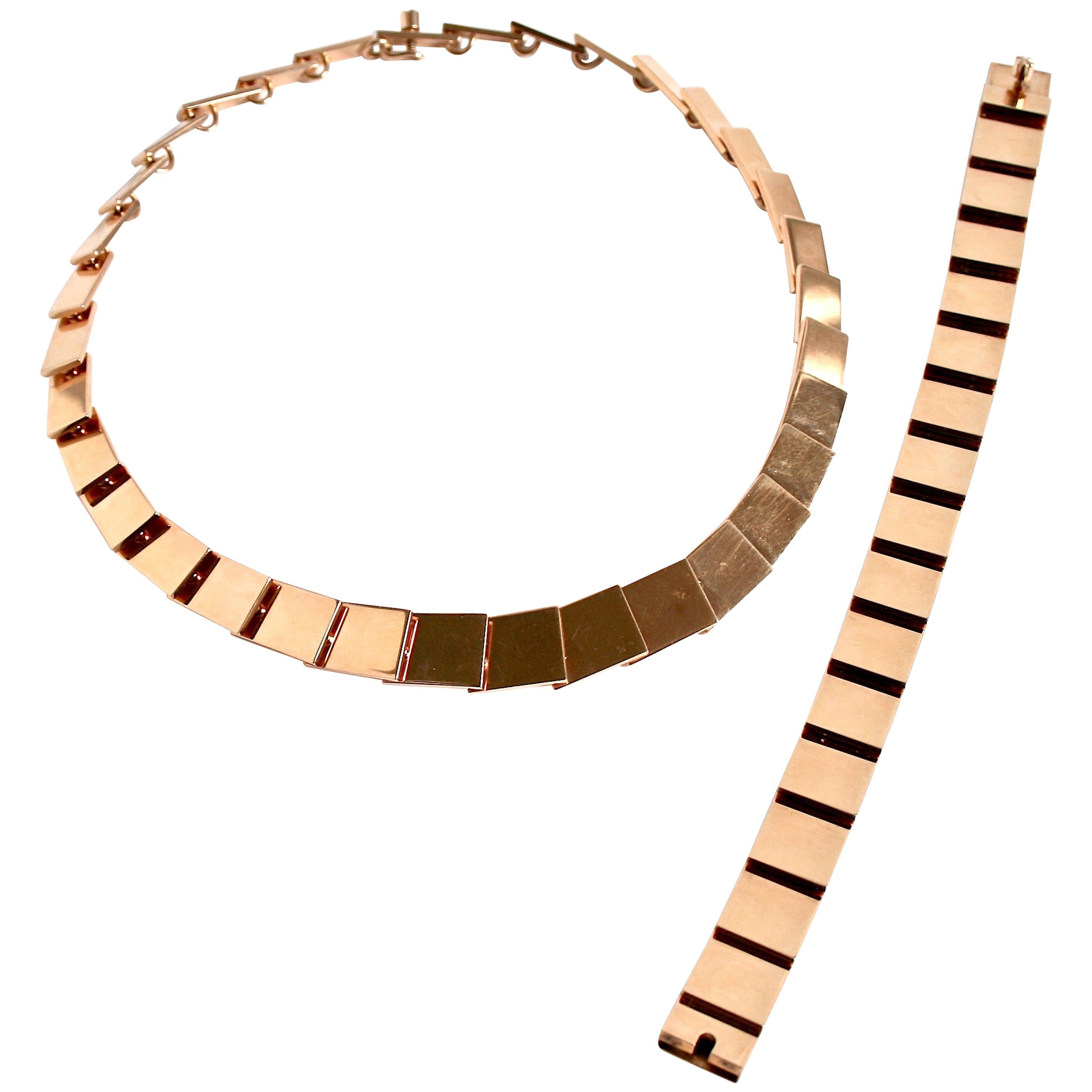 14 Karat Gold Necklace Designed by Bent Knudsen, Denmark For Sale