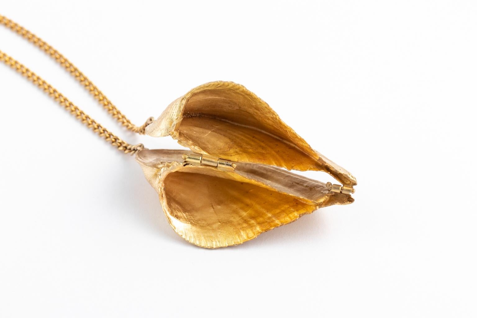 14 Karat Gold Necklace In Excellent Condition In St.amford, CT