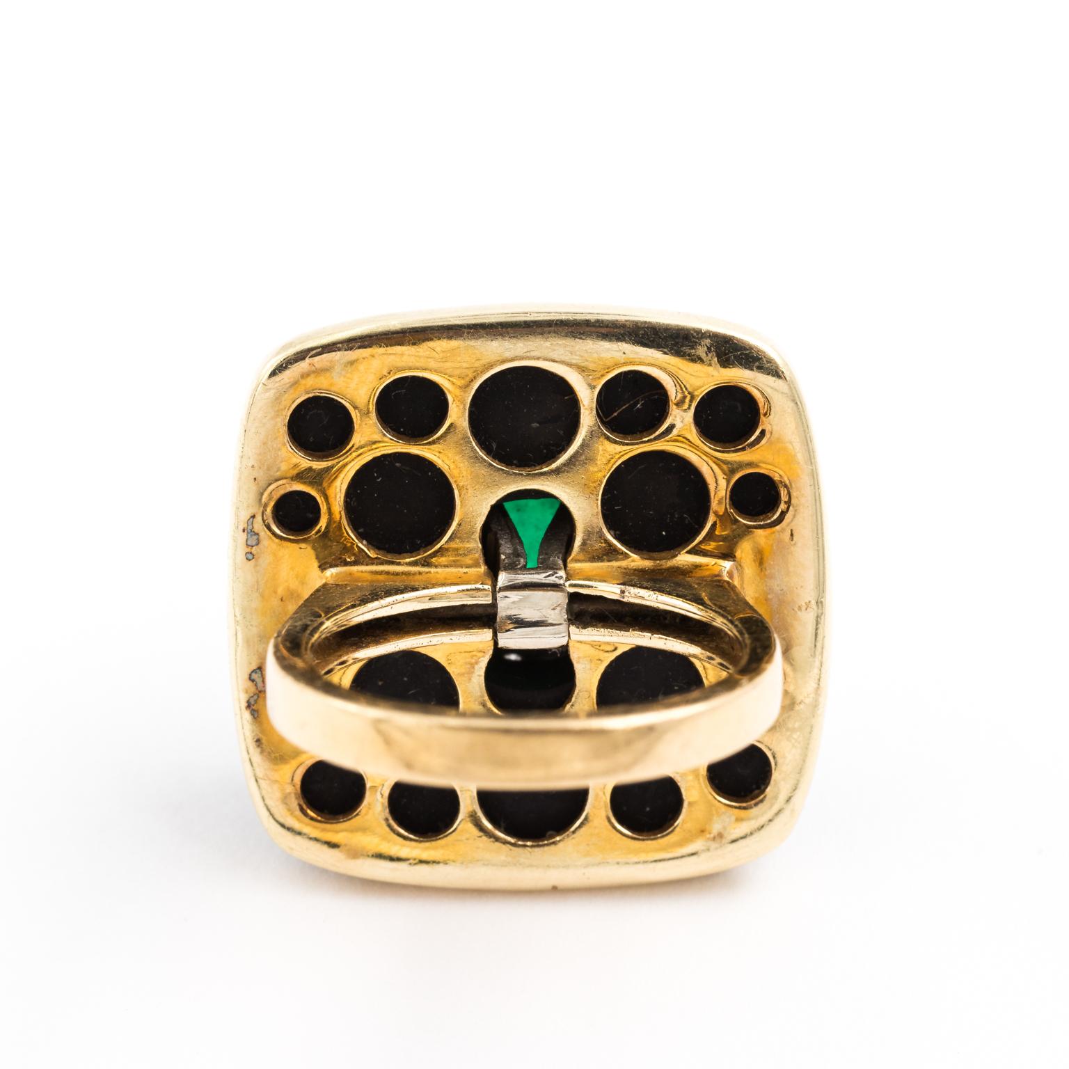 14 Karat Gold Onyx Cocktail Ring with Emerald and Diamond Star For Sale 2