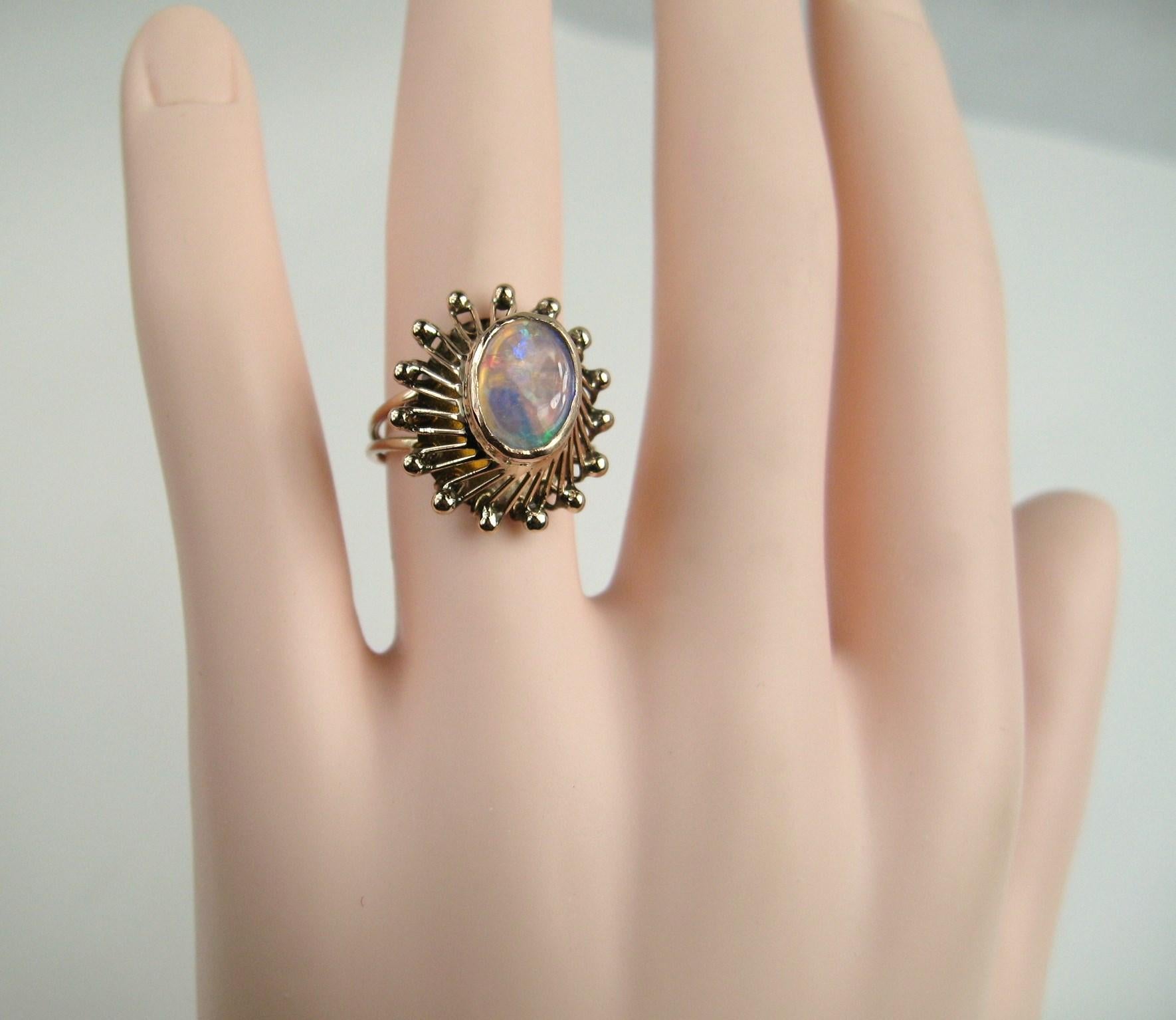 14 Karat Gold Opal Cocktail Ring, 1950s In Good Condition For Sale In Wallkill, NY