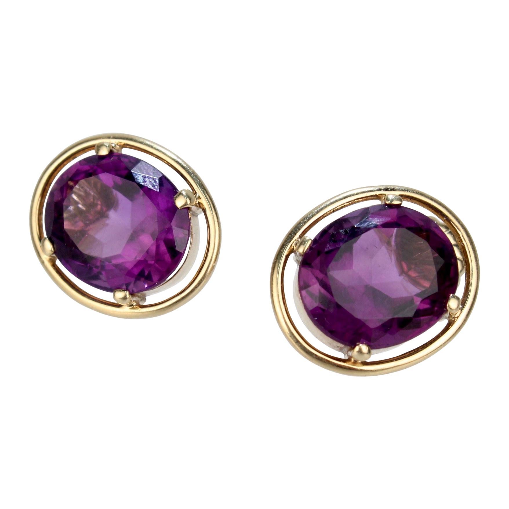 14 Karat Gold and Oval-Cut Purple Spinel Earrings For Sale