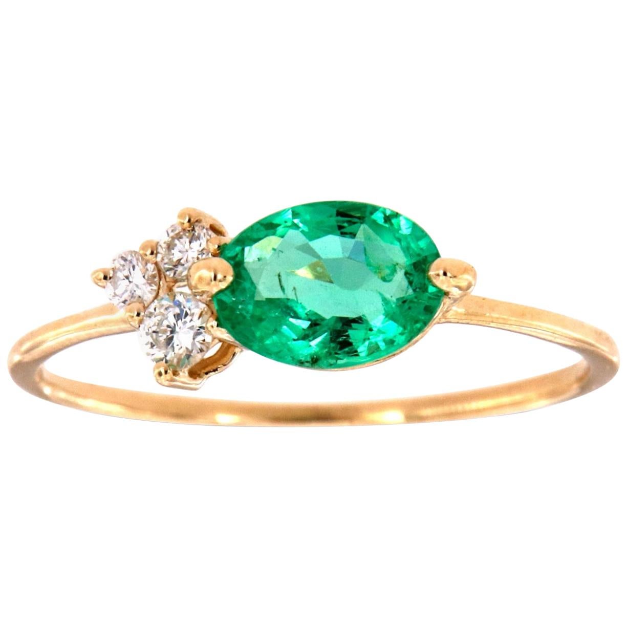 Bague en or 14 carats avec émeraude verte ovale rustique et diamant au centre, 2/3 carat