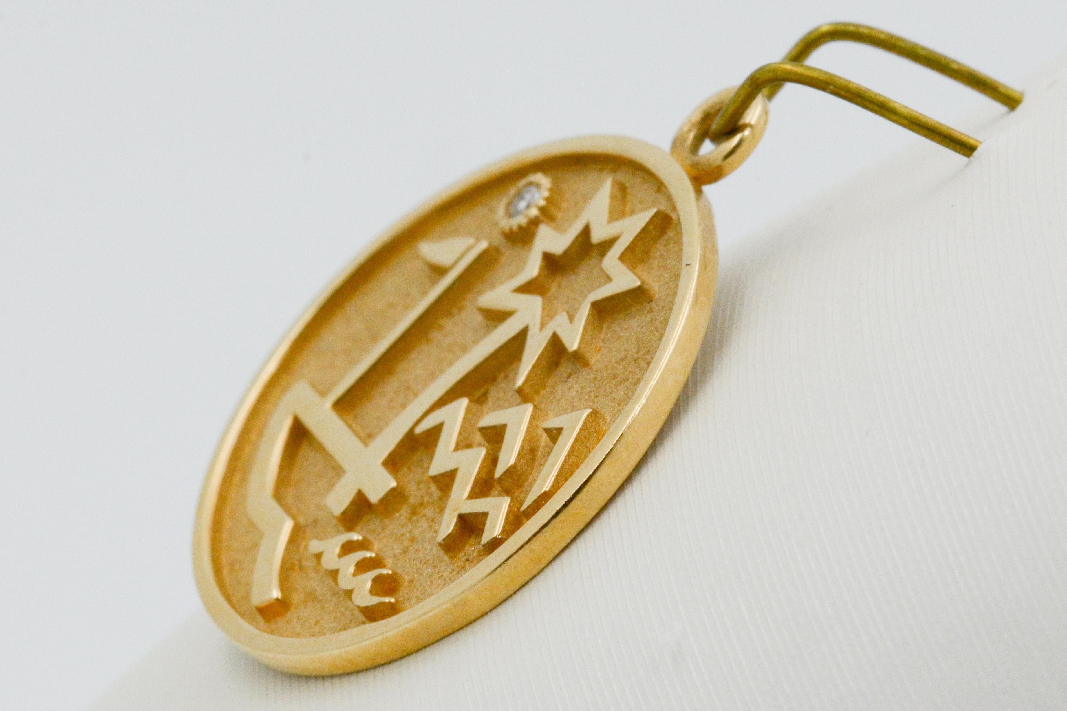 14 Karat Gold Palm Desert YPO 1990 Charm In Good Condition In Dallas, TX