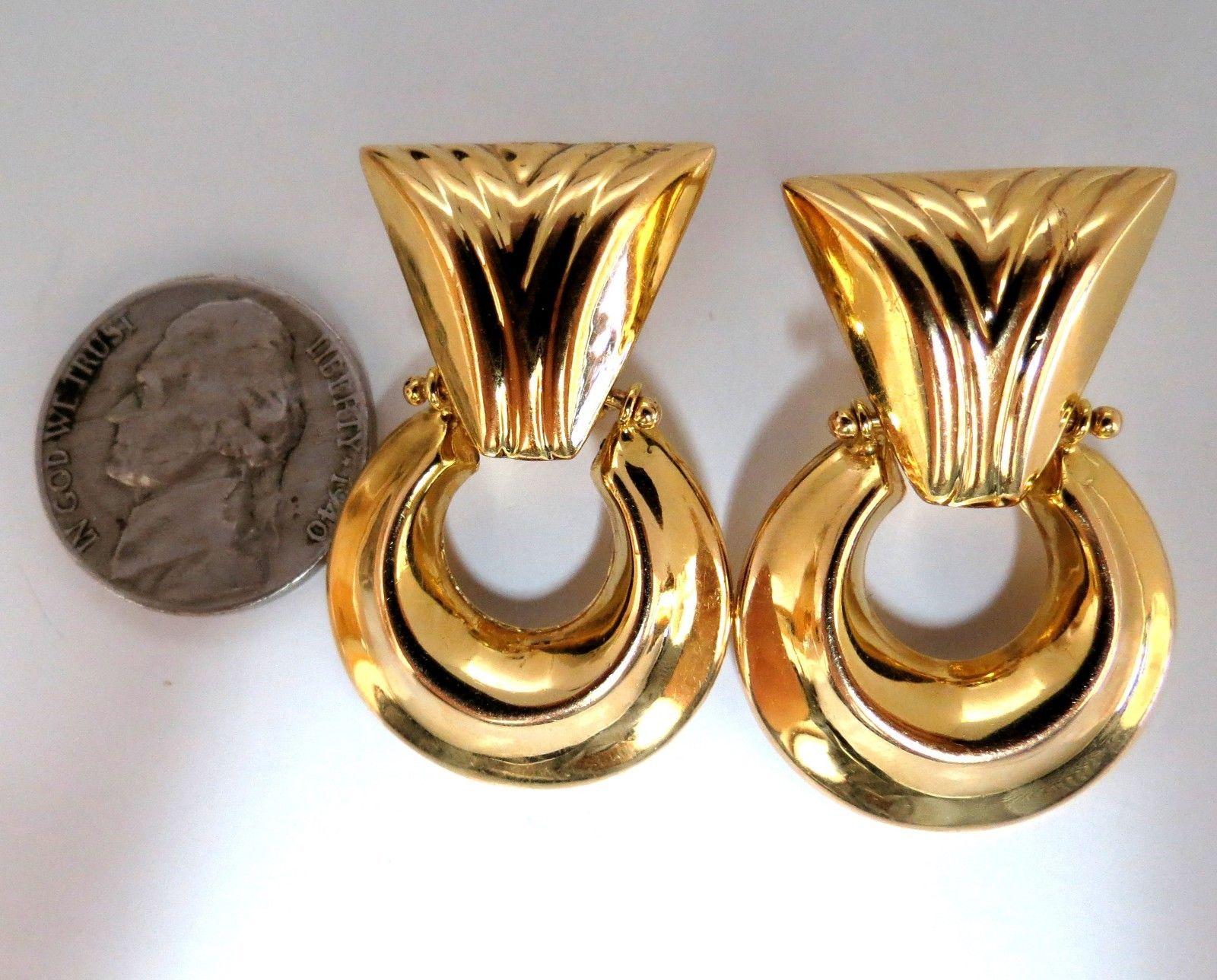 14 Karat Gold Patterned Dangle Earrings In New Condition In New York, NY