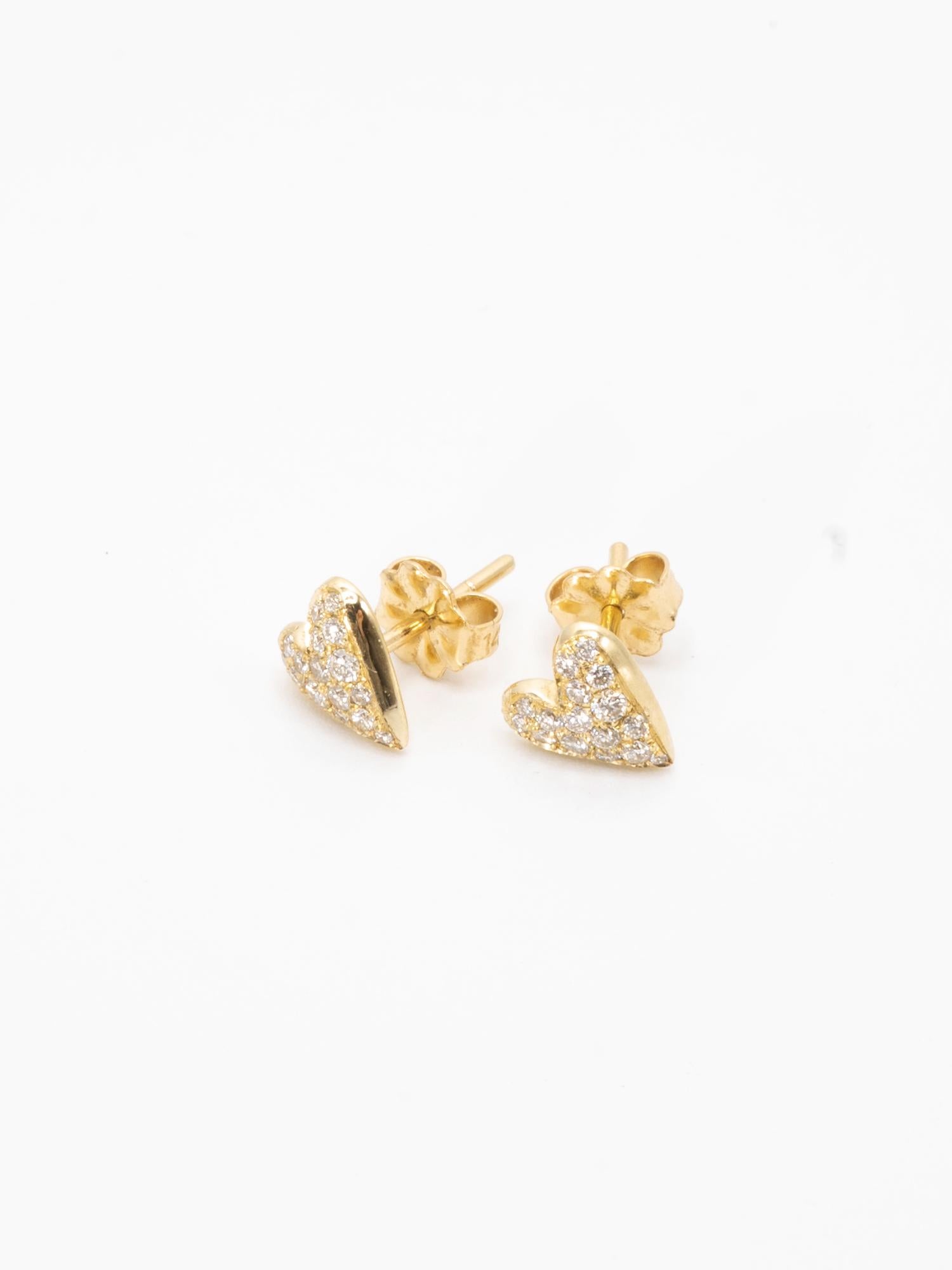 Contemporary 14 Karat Gold Pavé Heart Stud Earrings by Mon Pilar For Sale