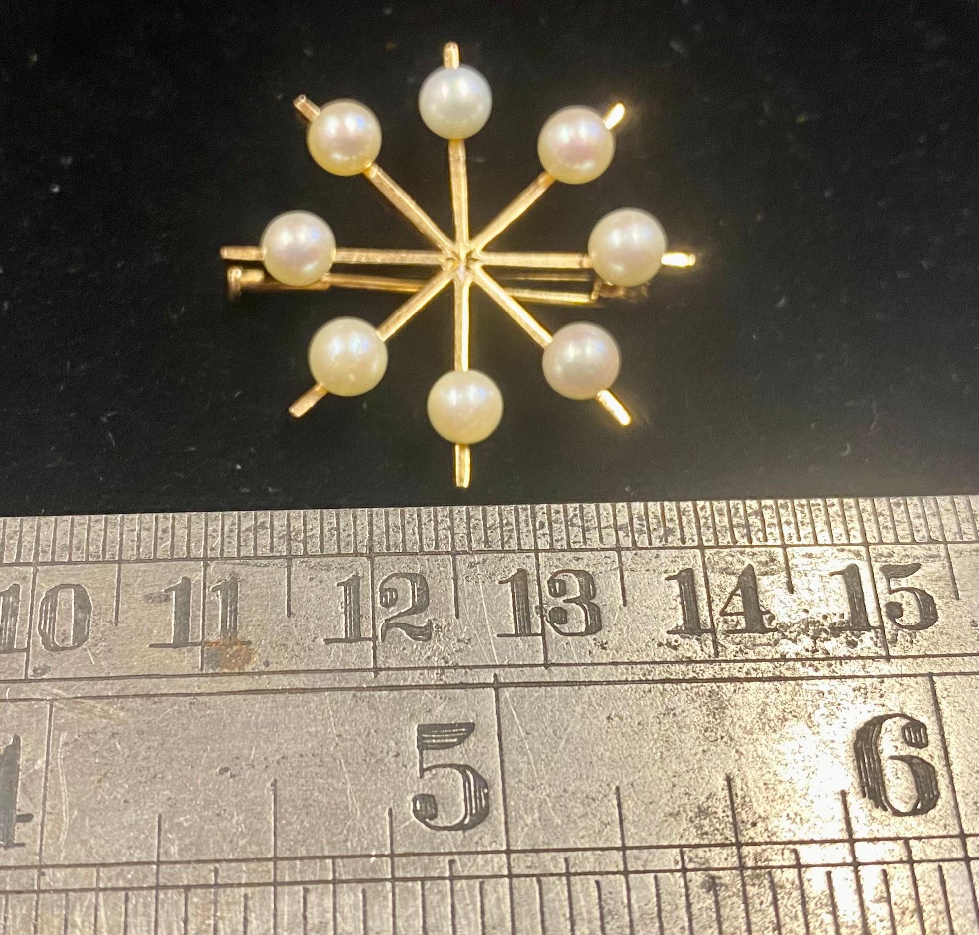 Modernist 14 Karat Gold Pearl Brooch, 1962, Helsinki Finland For Sale