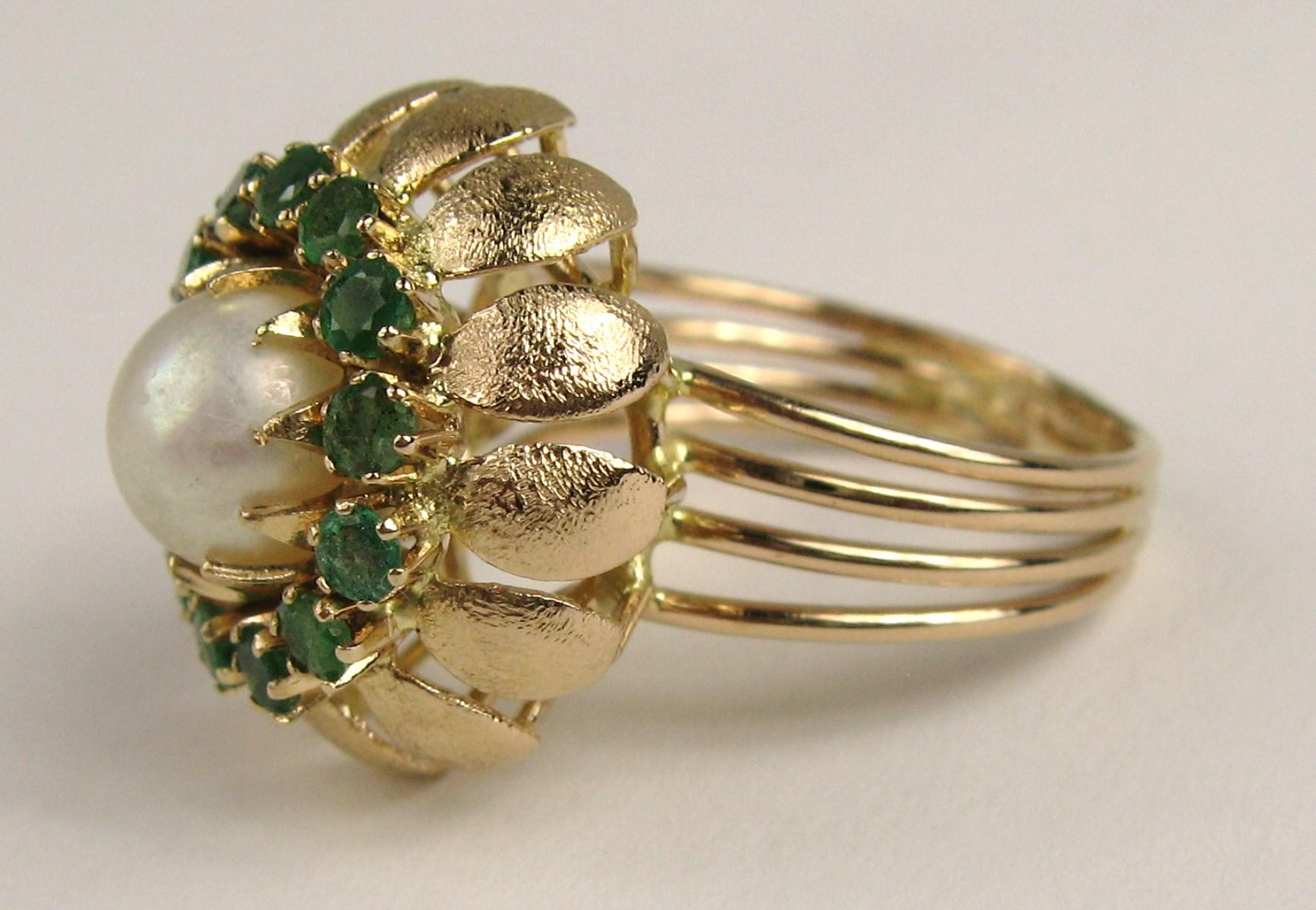 14 Karat Gold Pearl Emerald Cocktail Ring, 1960s In Good Condition For Sale In Wallkill, NY