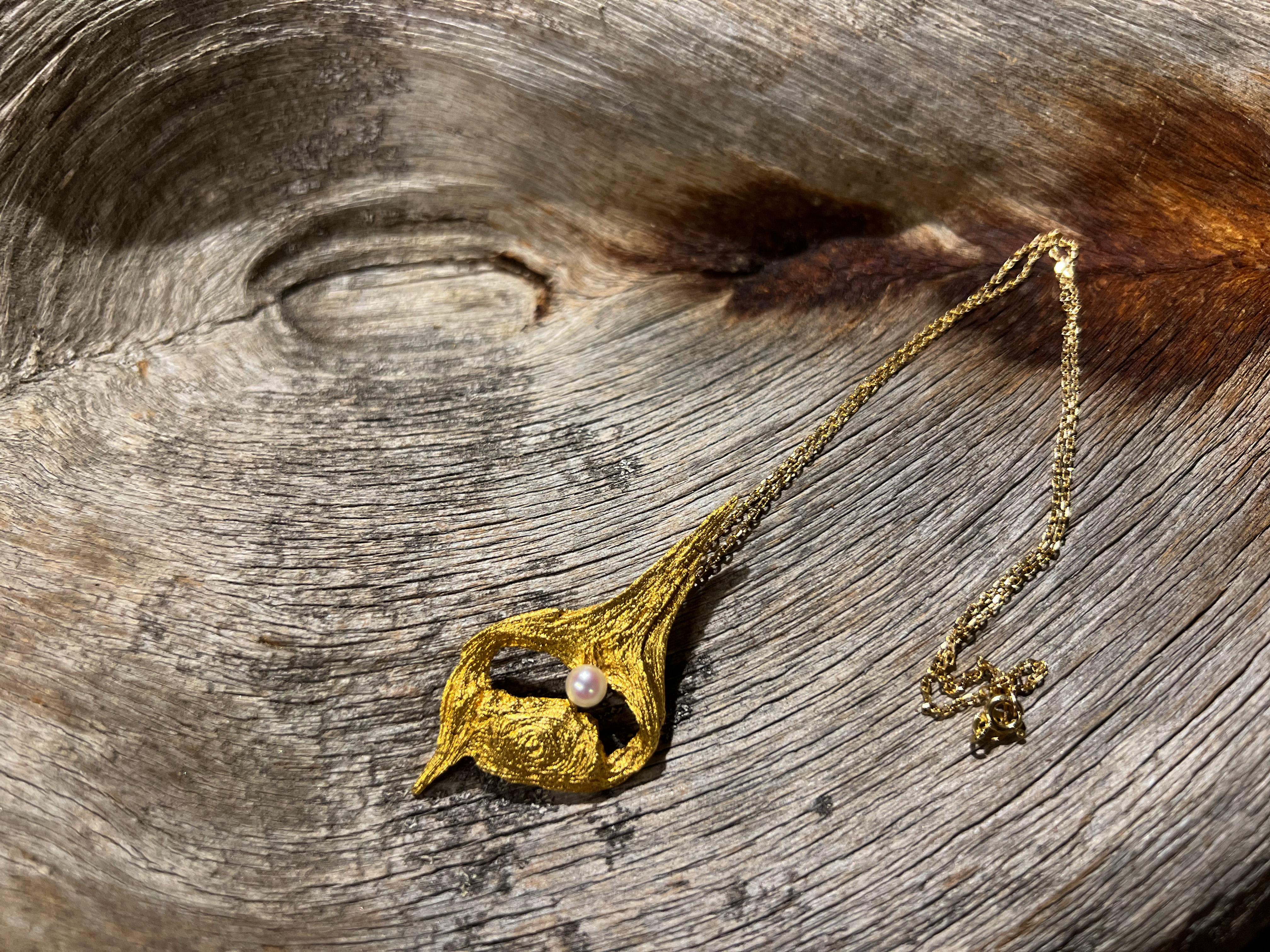 Pendentif en or 14 carats et perles Helky Juvonen Design Finland Lapland Magic en vente 4