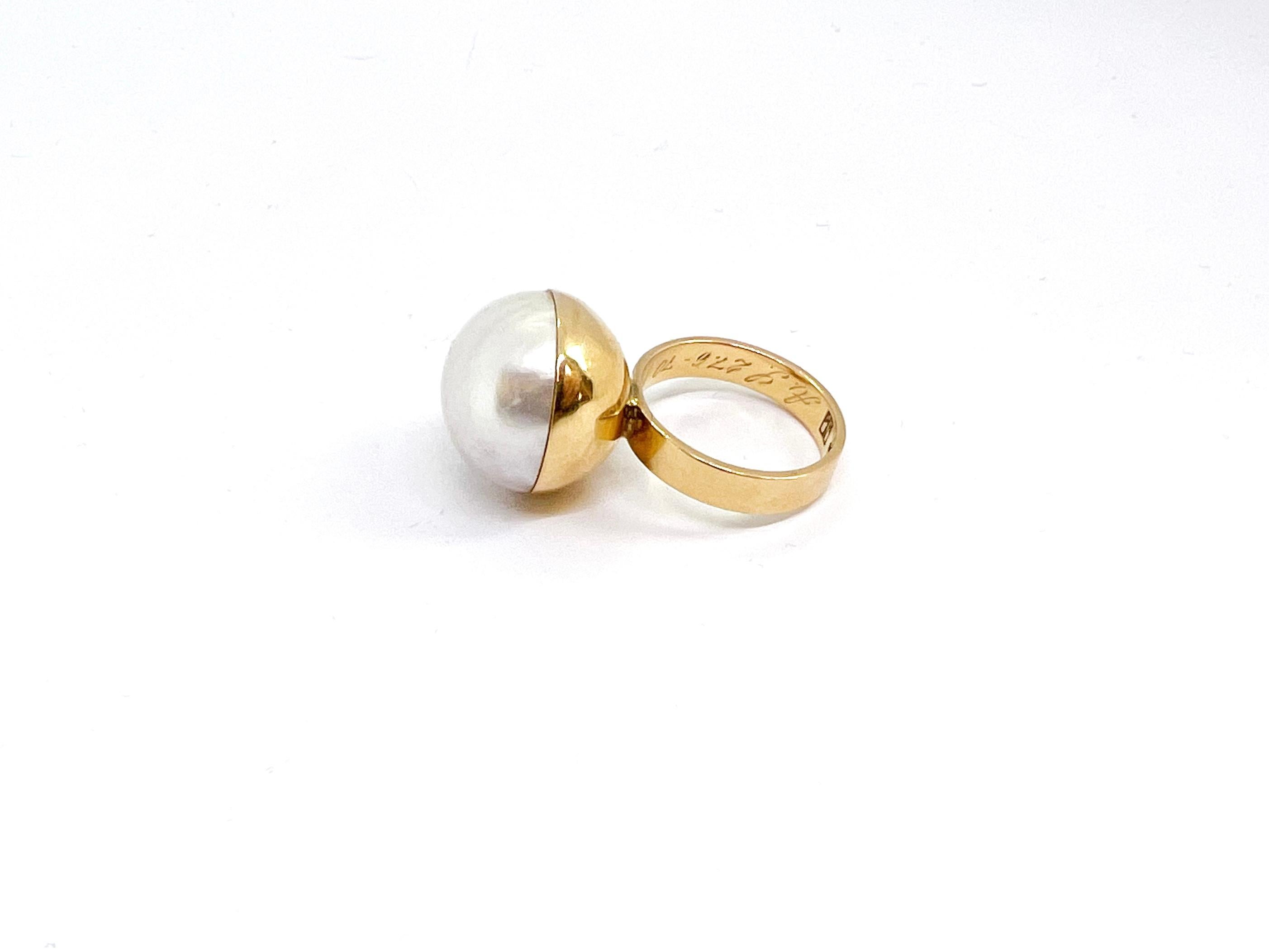 Modern 14 Karat Gold Pearl Ring Made in Finland in 1967 For Sale