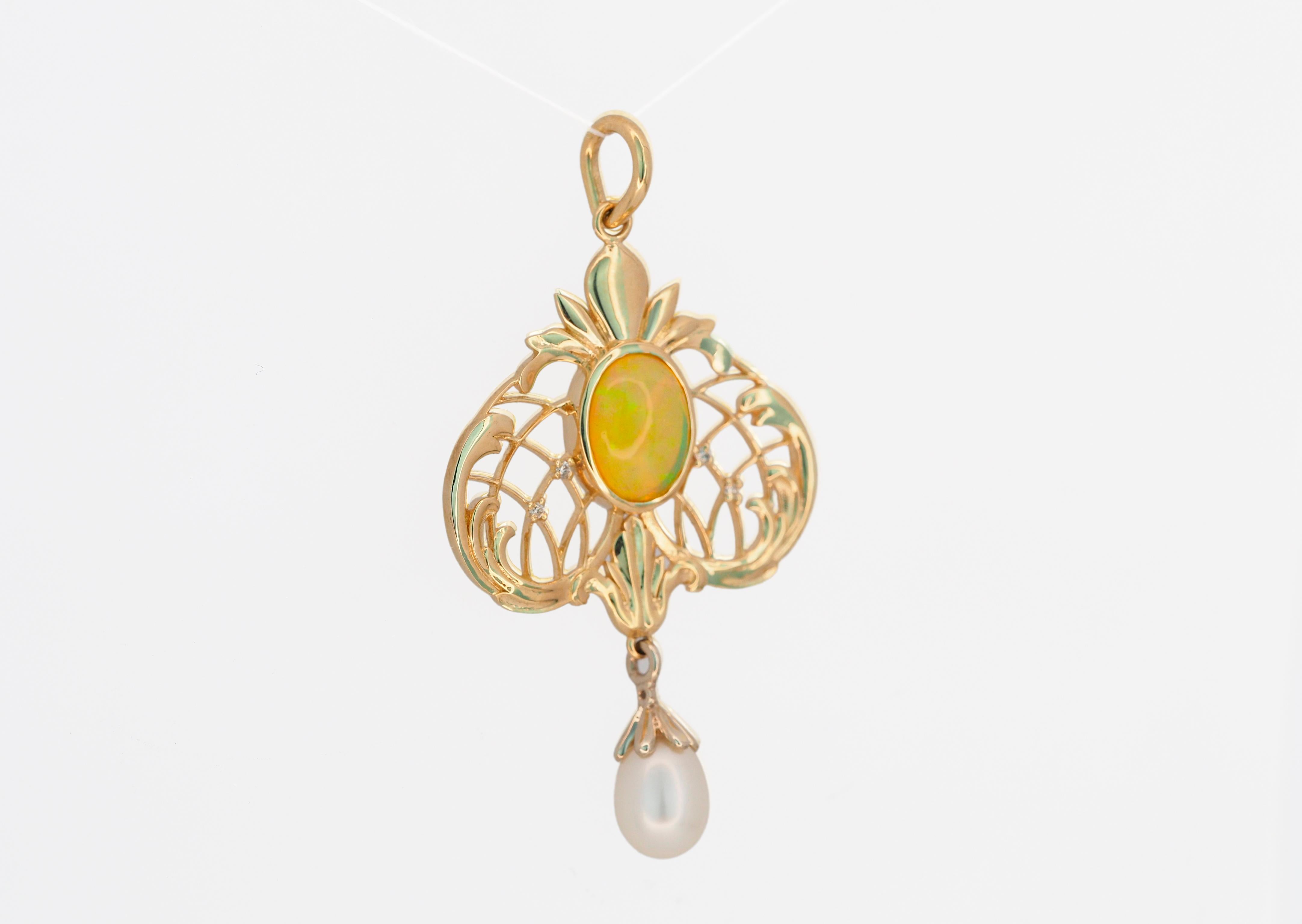 Pendentif en or 14 carats avec opale, perle et diamants en vente 1