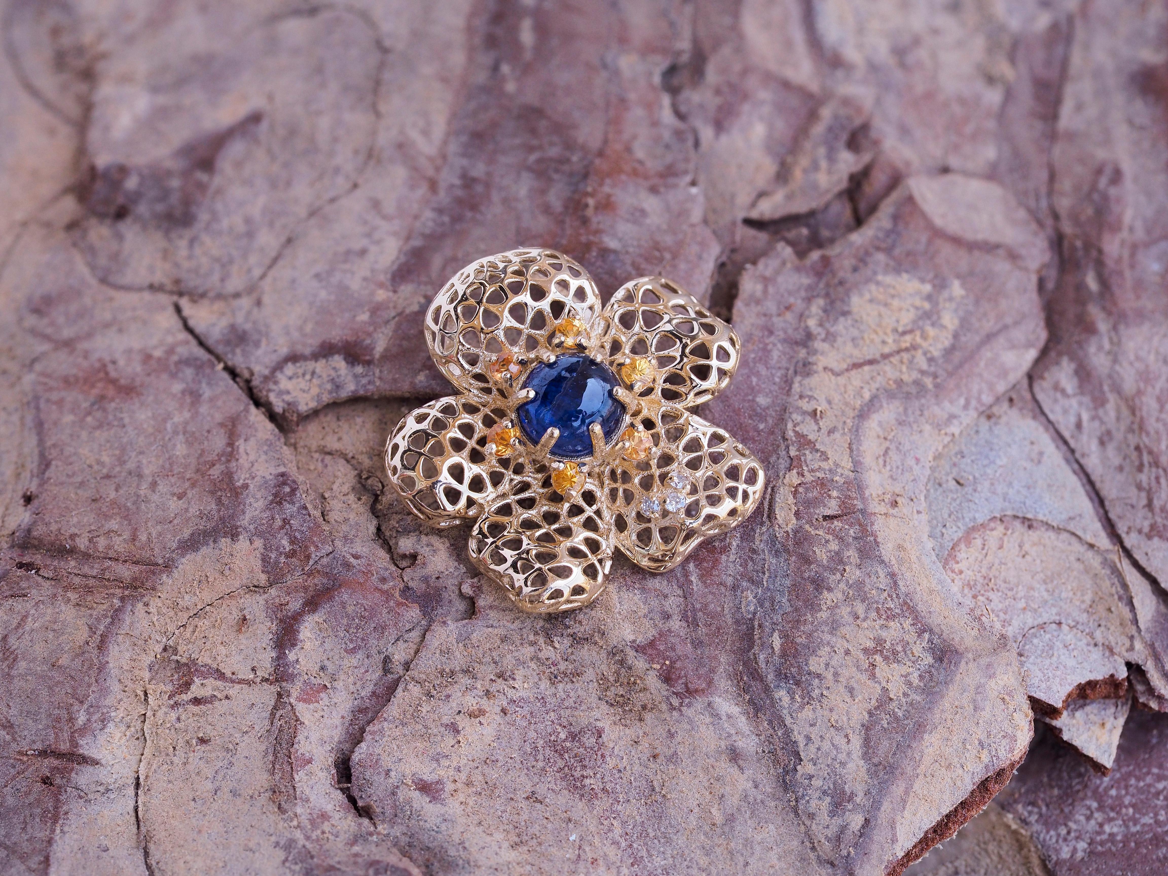 14 karat Gold Pendant with Sapphires and Diamonds. Flower Pendant For Sale 4