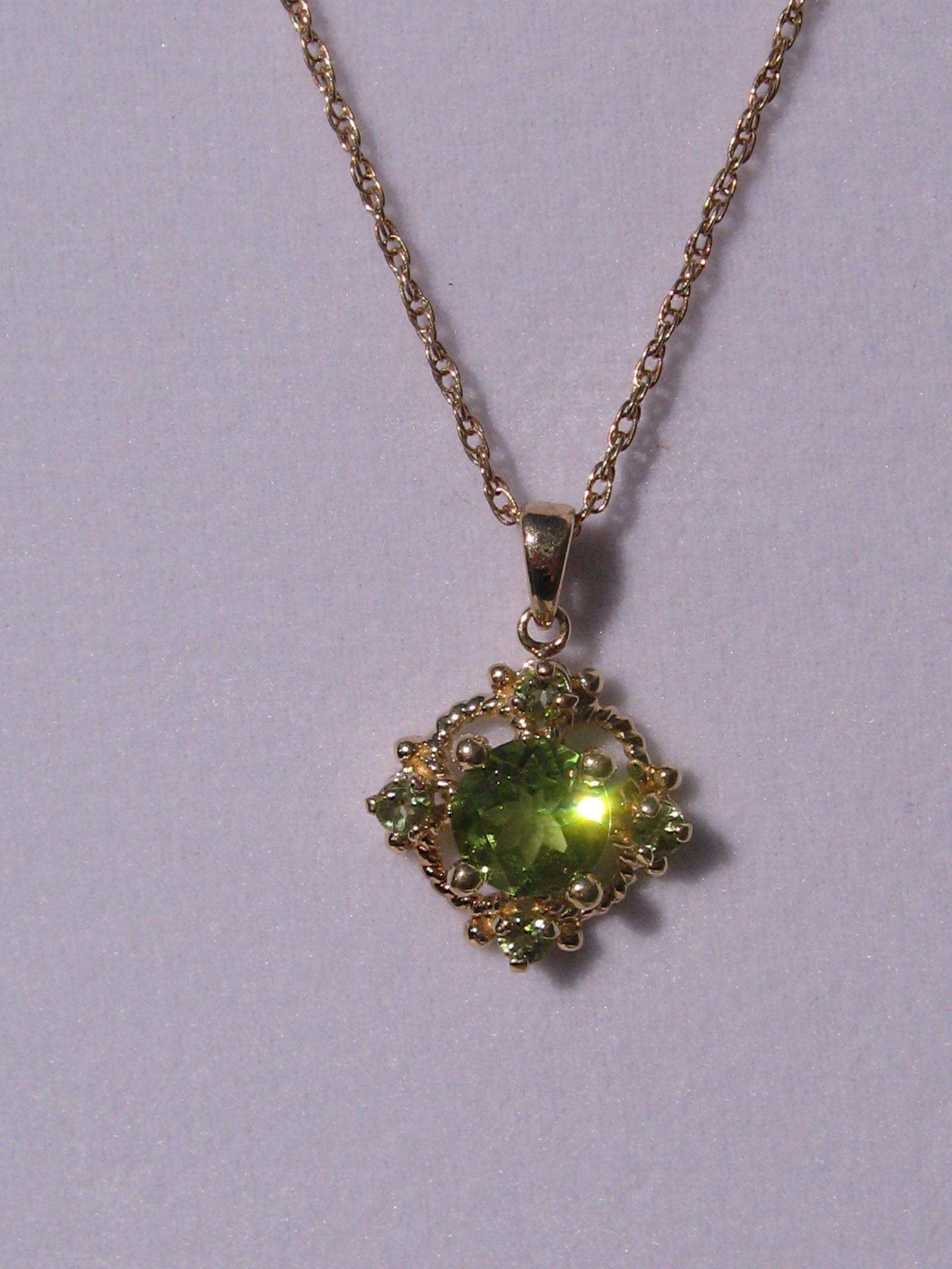 Round Cut 14 Karat Gold Peridot Mexican Pendant Necklace