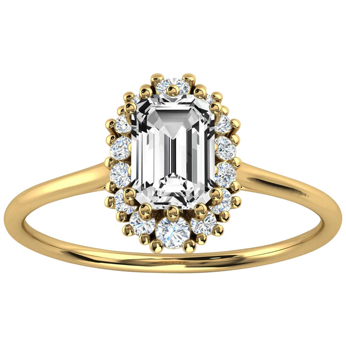 14 Karat Gold Kleiner organischer Halo-Design Smaragd-Diamant-Ring in der Mitte 1/2 Karat