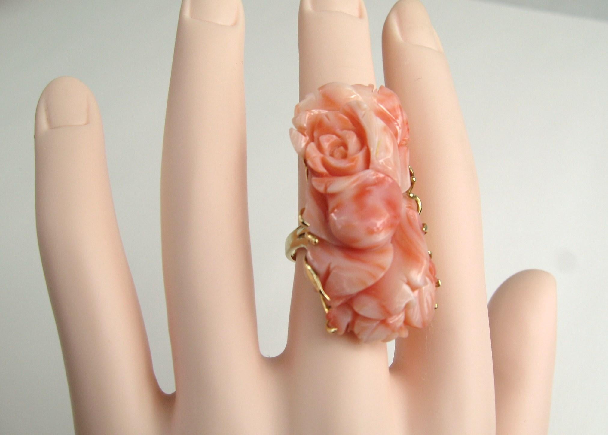 14 Karat Gold Rosa Engel geschnitzt Floral Koralle Ring im Angebot 1
