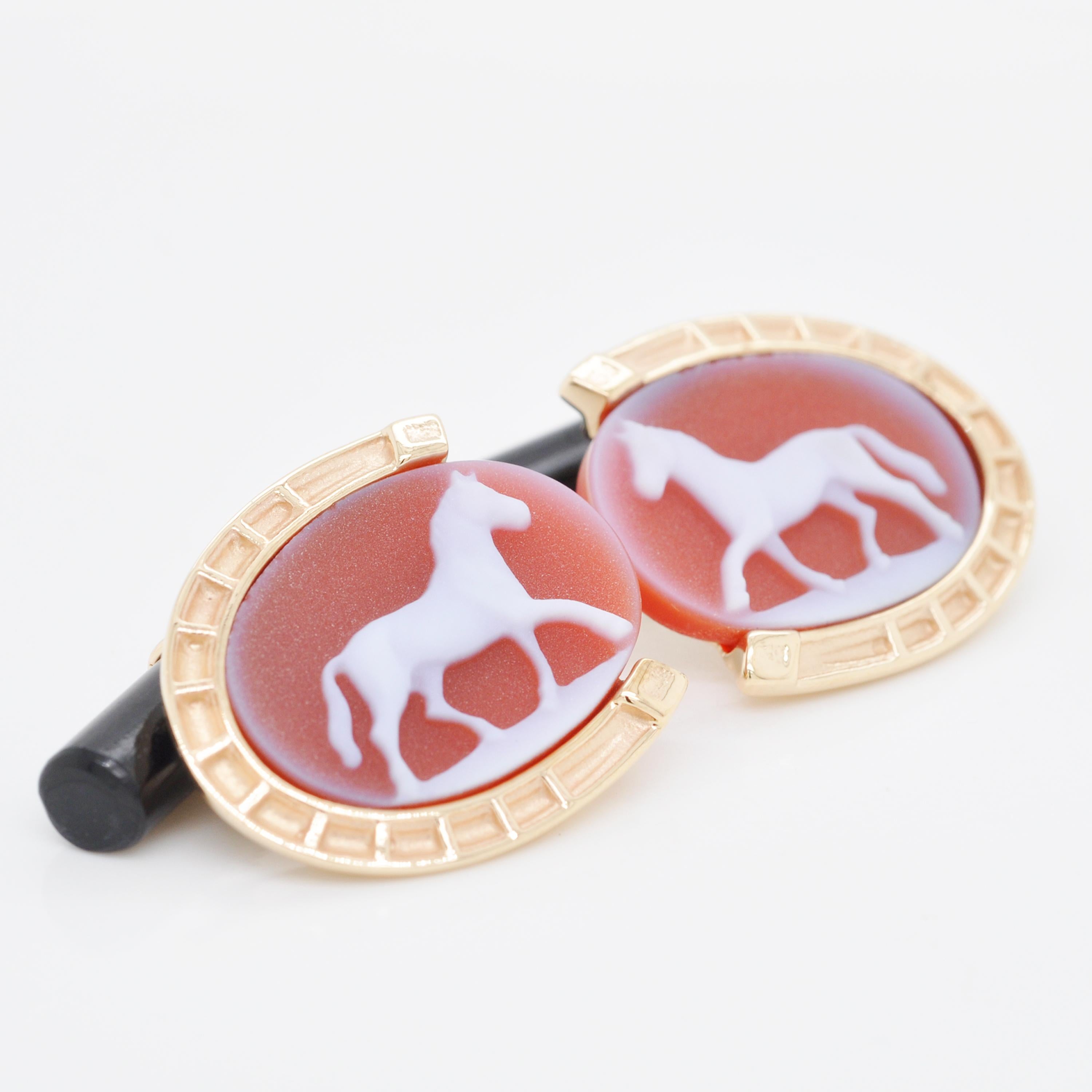 14 Karat Gold Red Horse Carving Cameo Horse-Shoe Onyx Cufflinks For Sale 2