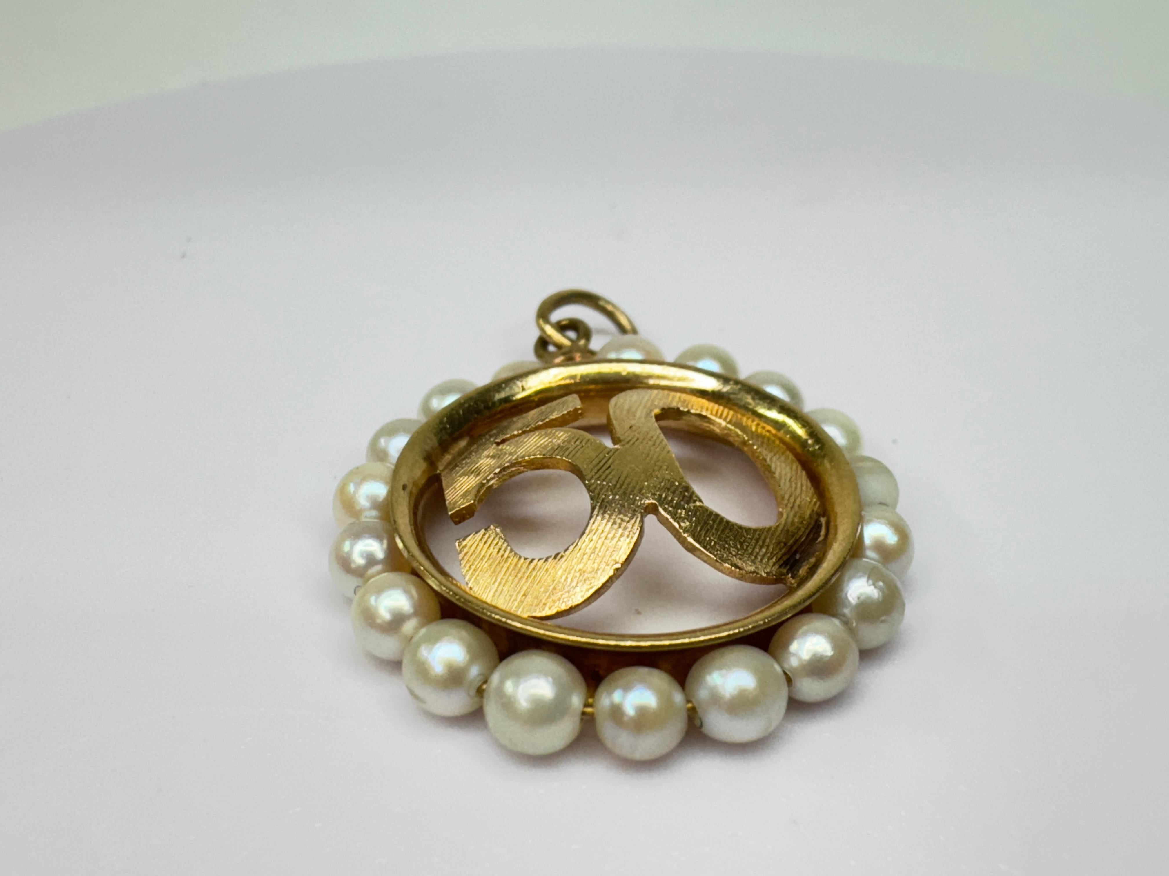 Ciondolo Rembrandt 50 Ring of Pearls in oro 14 carati in vendita 3