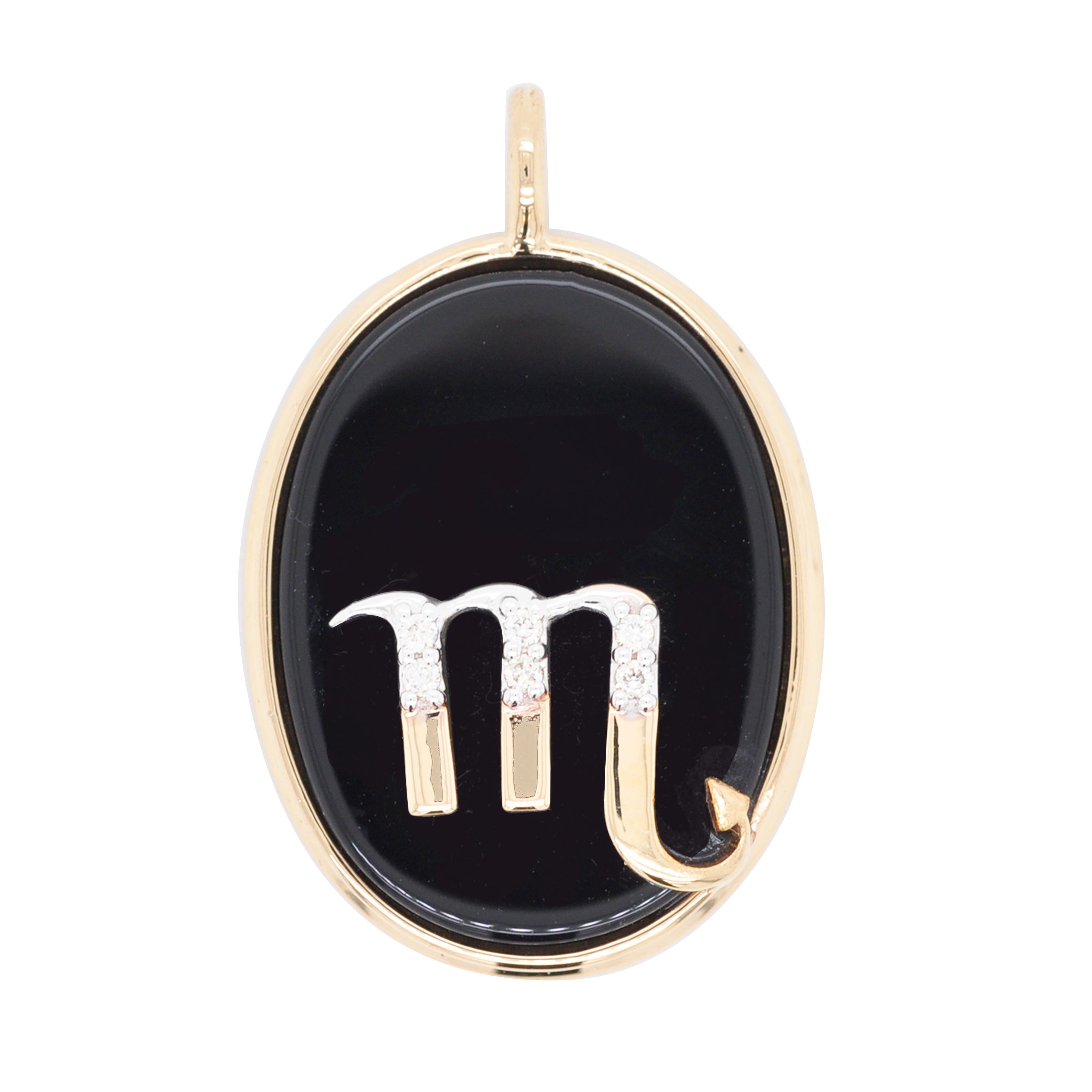 14 Karat Gold Reversible Scorpio Carving Cameo Zodiac Diamond Pendant Necklace In New Condition For Sale In Jaipur, Rajasthan