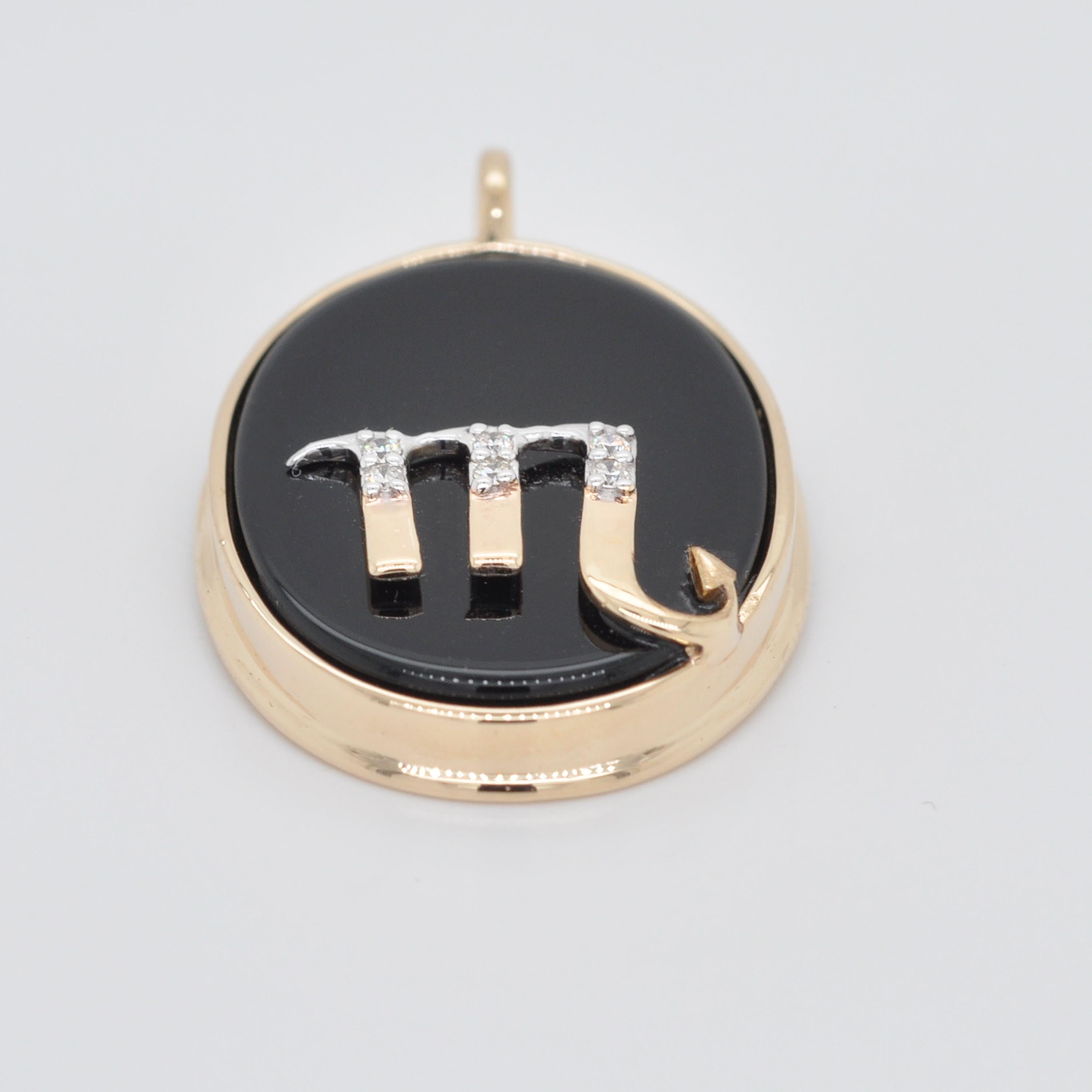 14 Karat Gold Reversible Scorpio Carving Cameo Zodiac Diamond Pendant Necklace For Sale 1