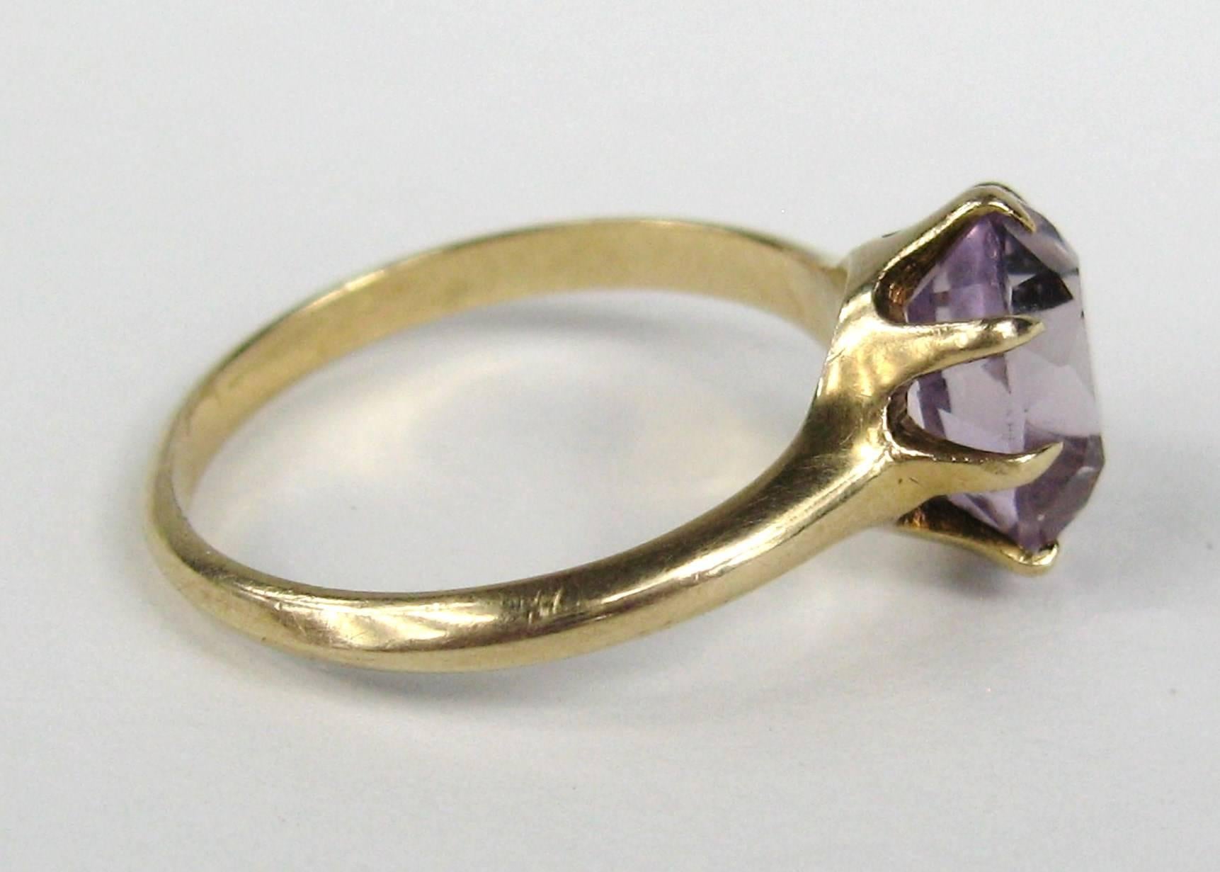 14 Karat Gold Ring Amethyst Claw Set Victorian For Sale 1