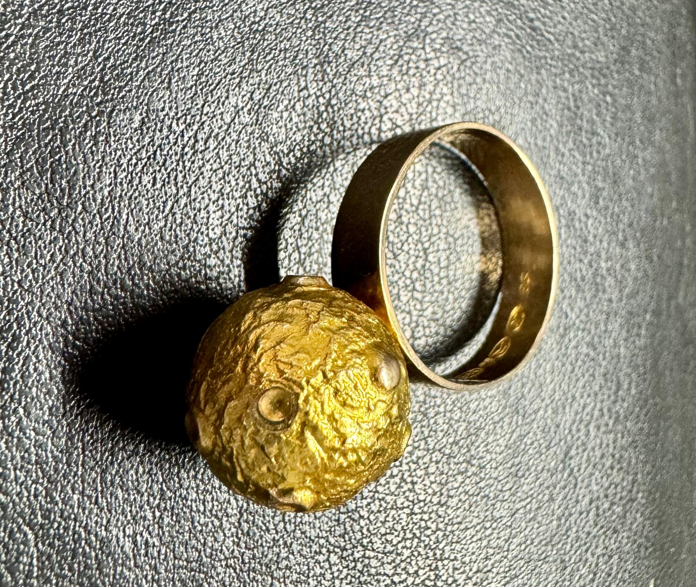 Modernist 14 Karat Gold Ring Boris Sarvala 1967 Made in Finland. For Sale