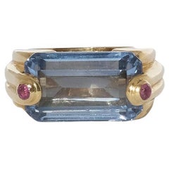 Anello in oro 14 carati con acquamarina grande