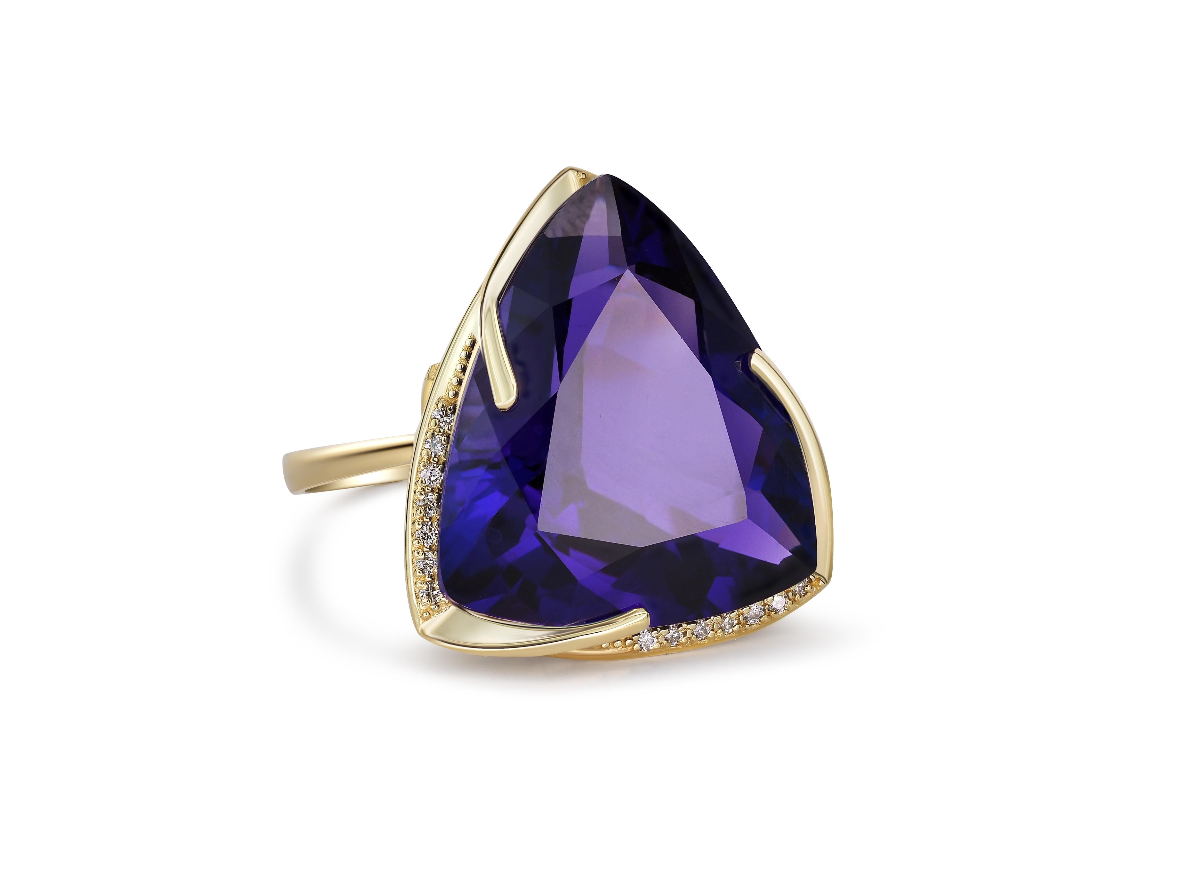 14 Karat Gold Ring with Amethyst and Diamonds, Amethyst Cocktail Ring In New Condition In Istanbul, TR