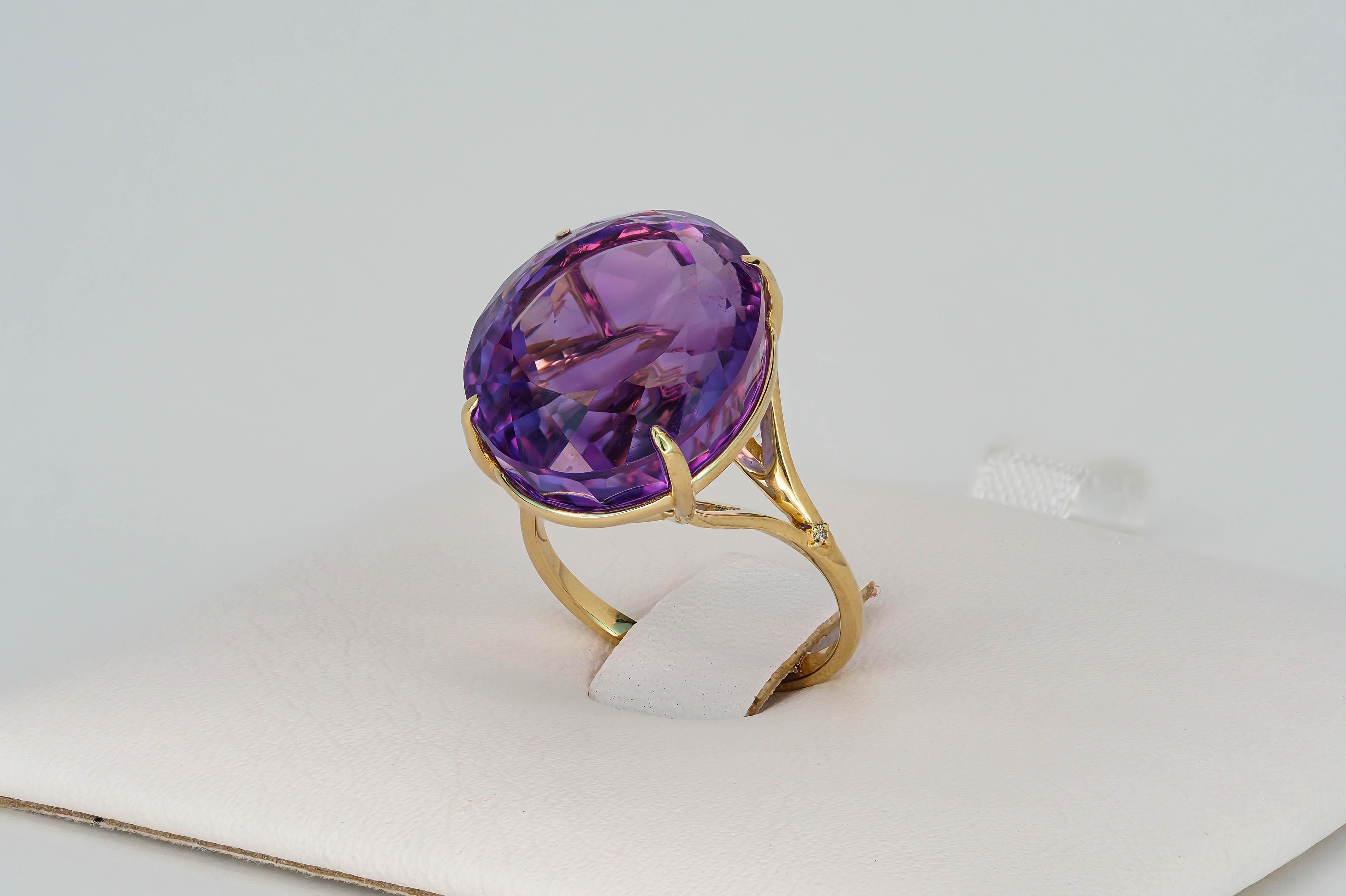 14 Karat Gold Ring with Amethyst and Diamonds For Sale 5