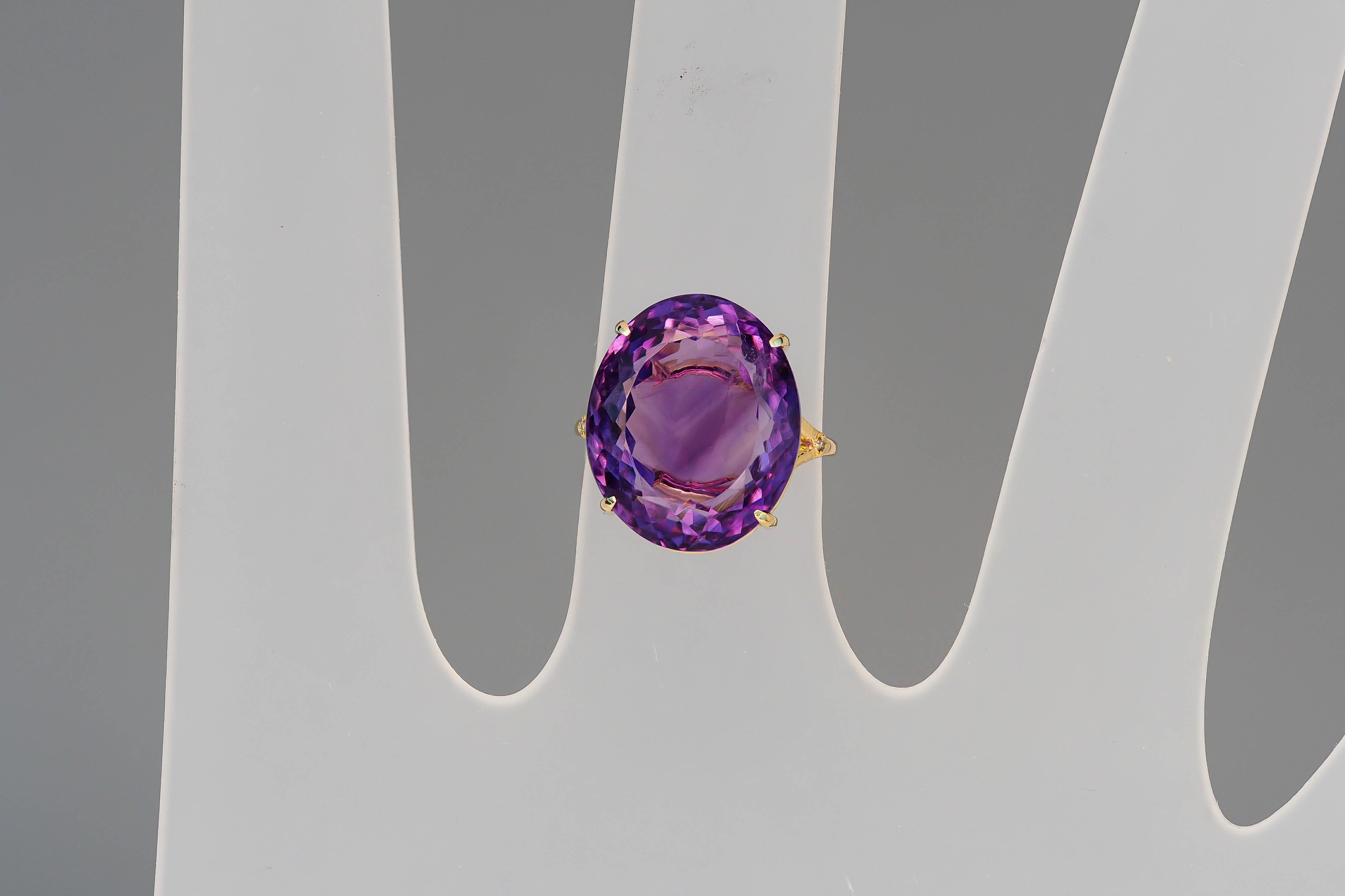 14 Karat Gold Ring with Amethyst and Diamonds For Sale 6