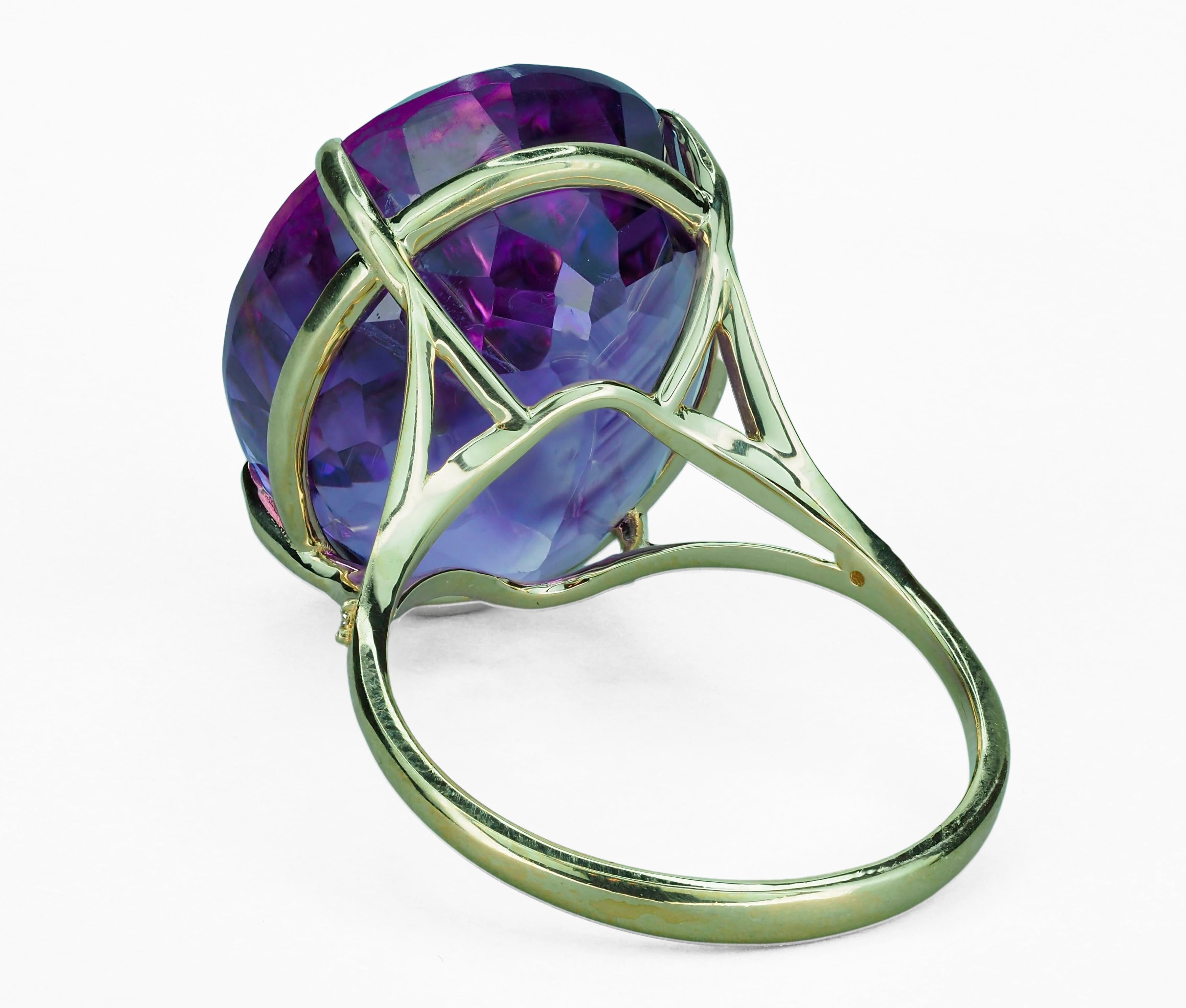 Modern 14 Karat Gold Ring with Amethyst and Diamonds For Sale