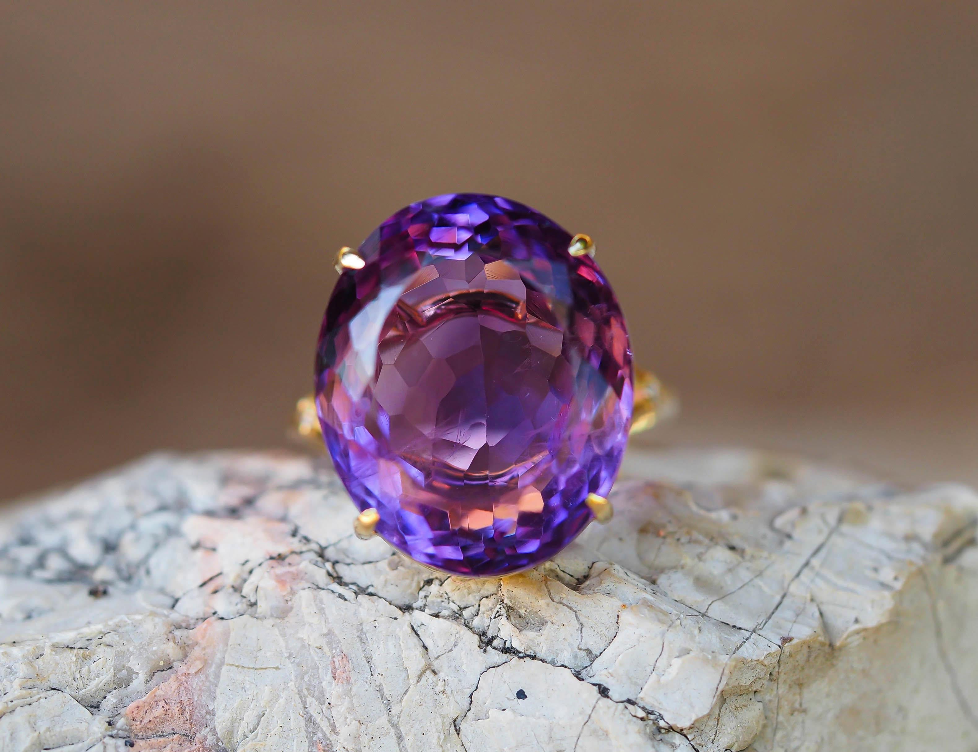 Oval Cut 14 Karat Gold Ring with Amethyst and Diamonds For Sale