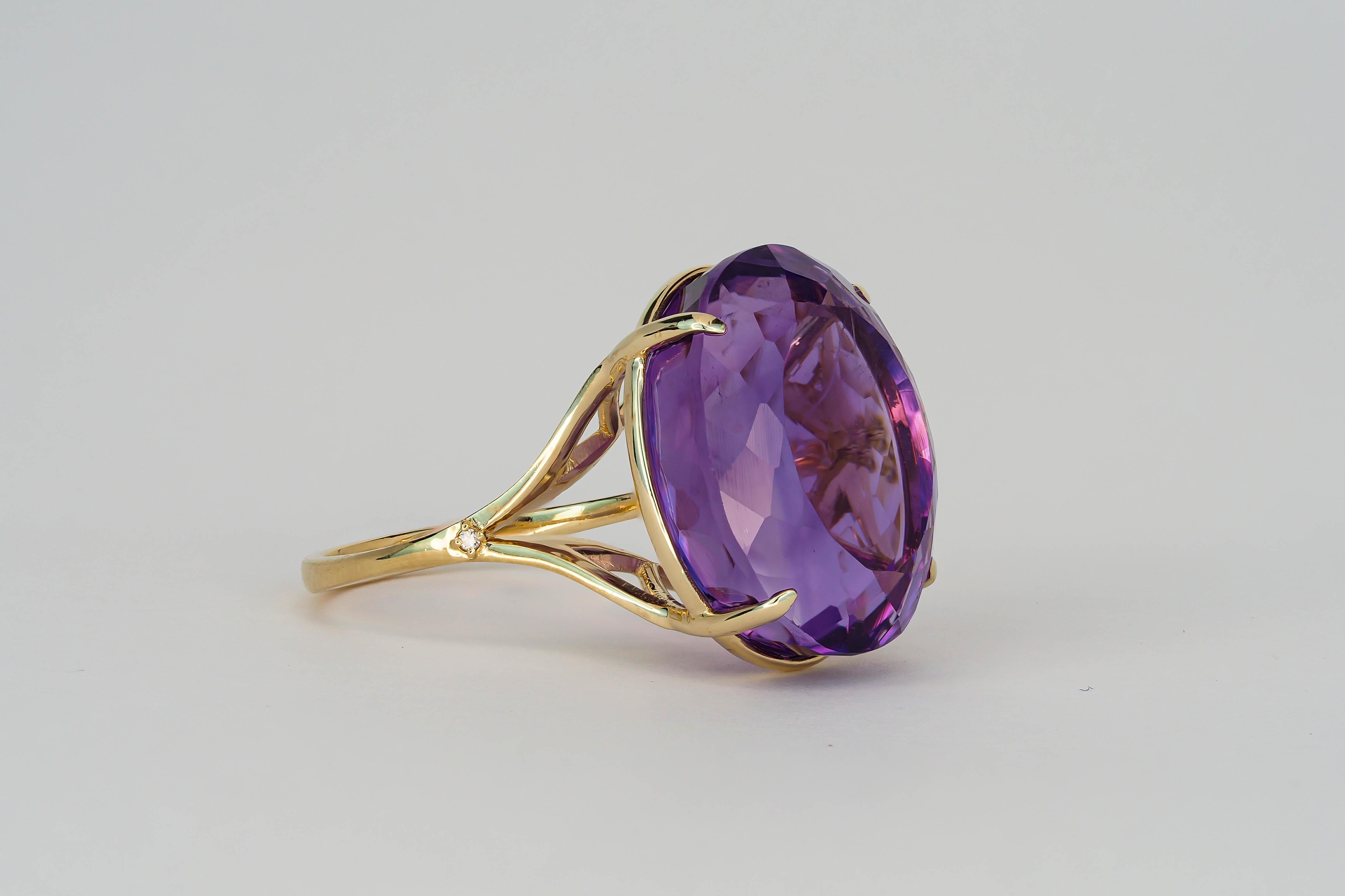 Women's 14 Karat Gold Ring with Amethyst and Diamonds For Sale