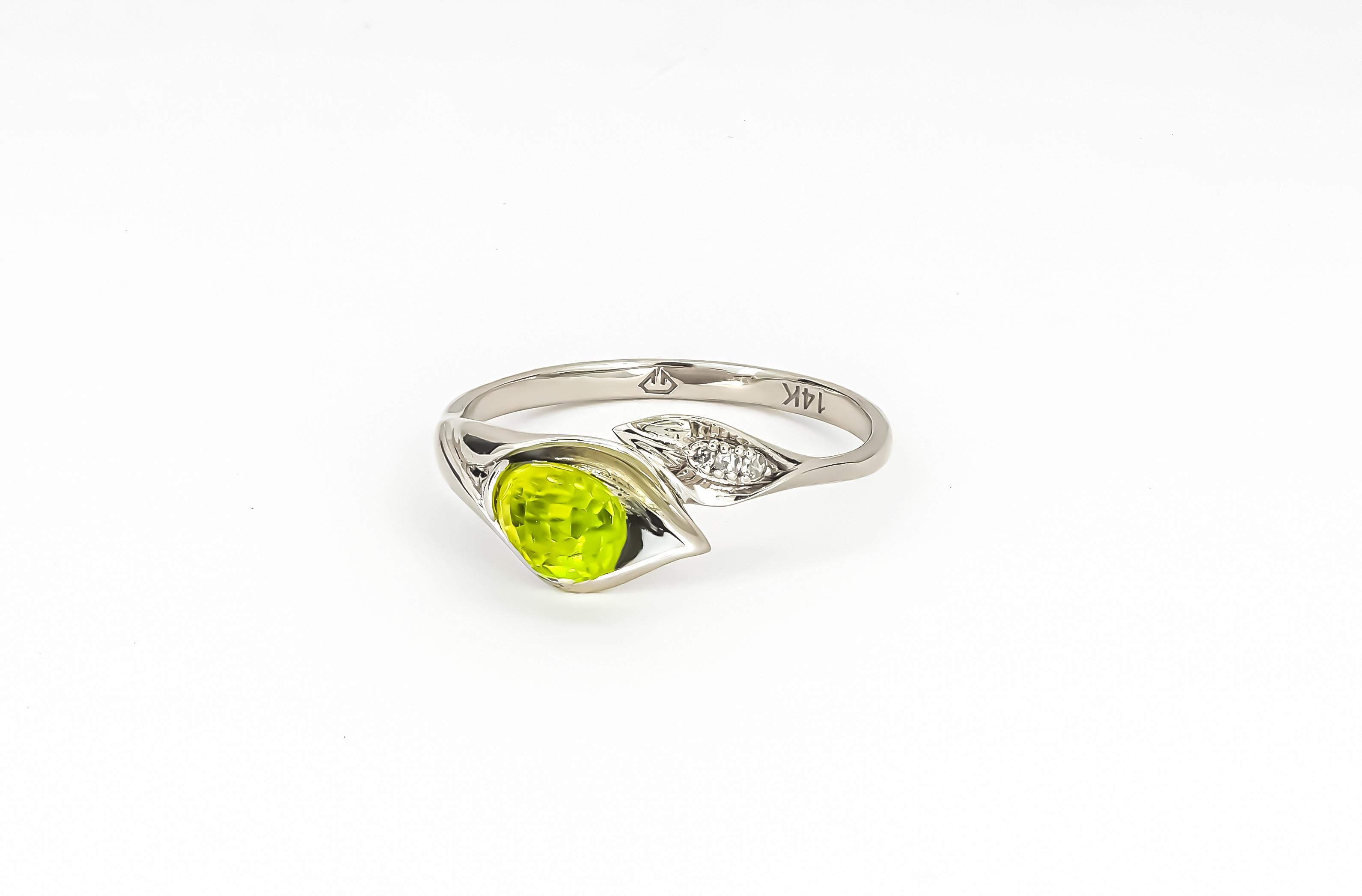 14 Karat Gold Ring with Peridot and Diamonds, Lily Calla Gold Ring For Sale 3