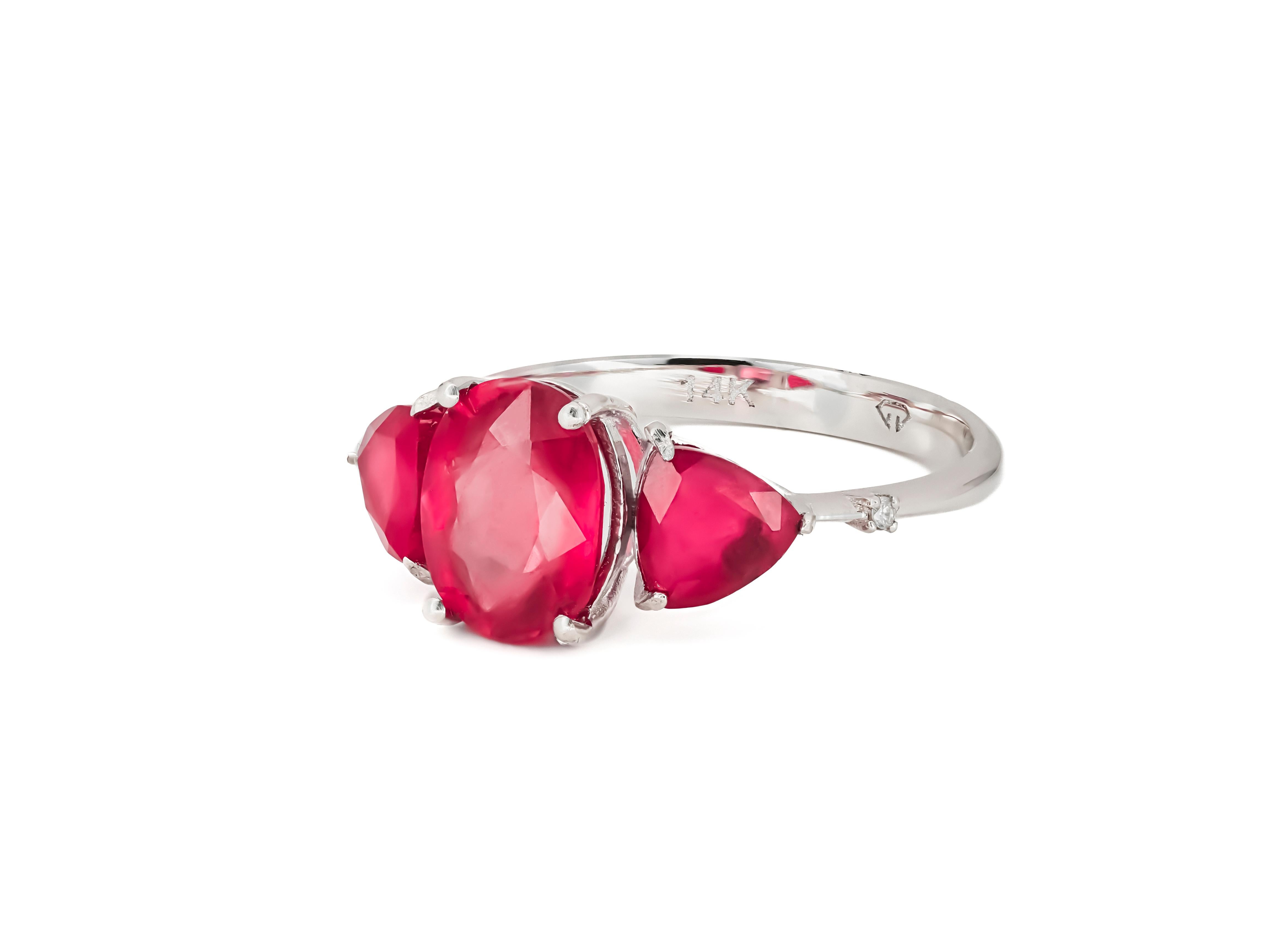 En vente :  Bague en or 14 carats avec rubis et diamants 14