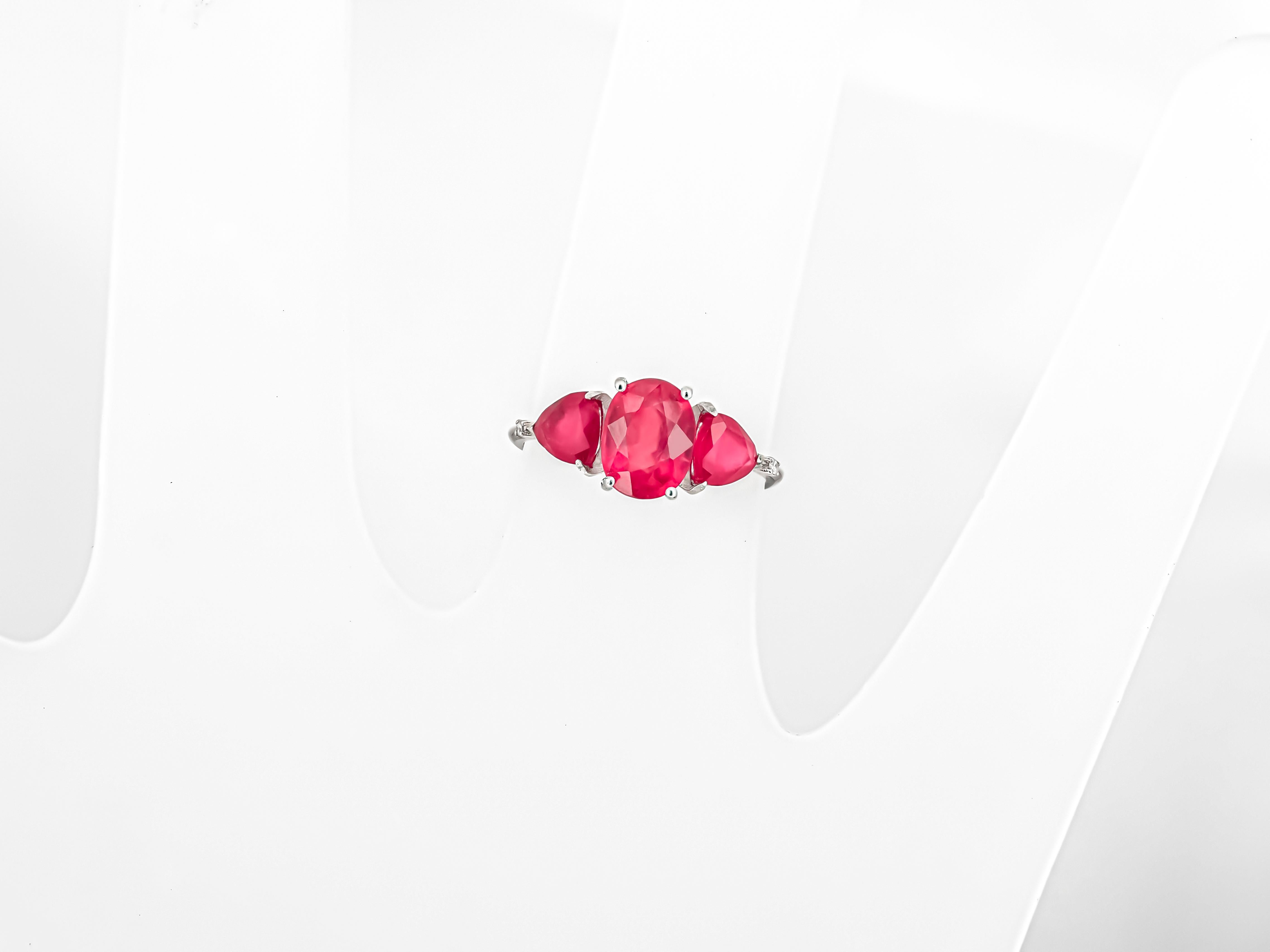 En venta: Anillo de Oro de 14k con Rubí y Diamantes  16