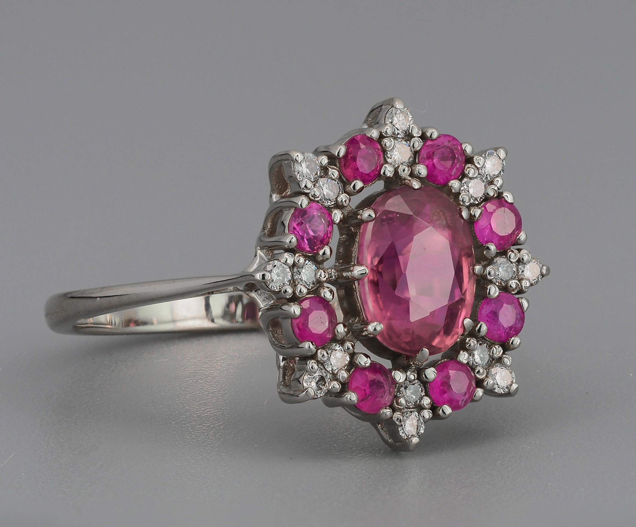 in vendita:  Anello in oro 14 carati con rubino e diamanti. Anello d'oro con fiocco di neve 5