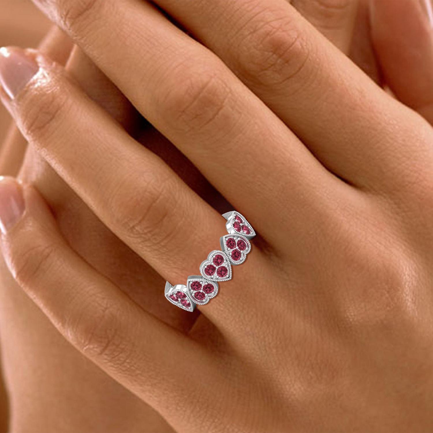Modern 14 karat Gold Round Red Garnet Ring / Gold Engagement Ring / Heart Ring for Her For Sale