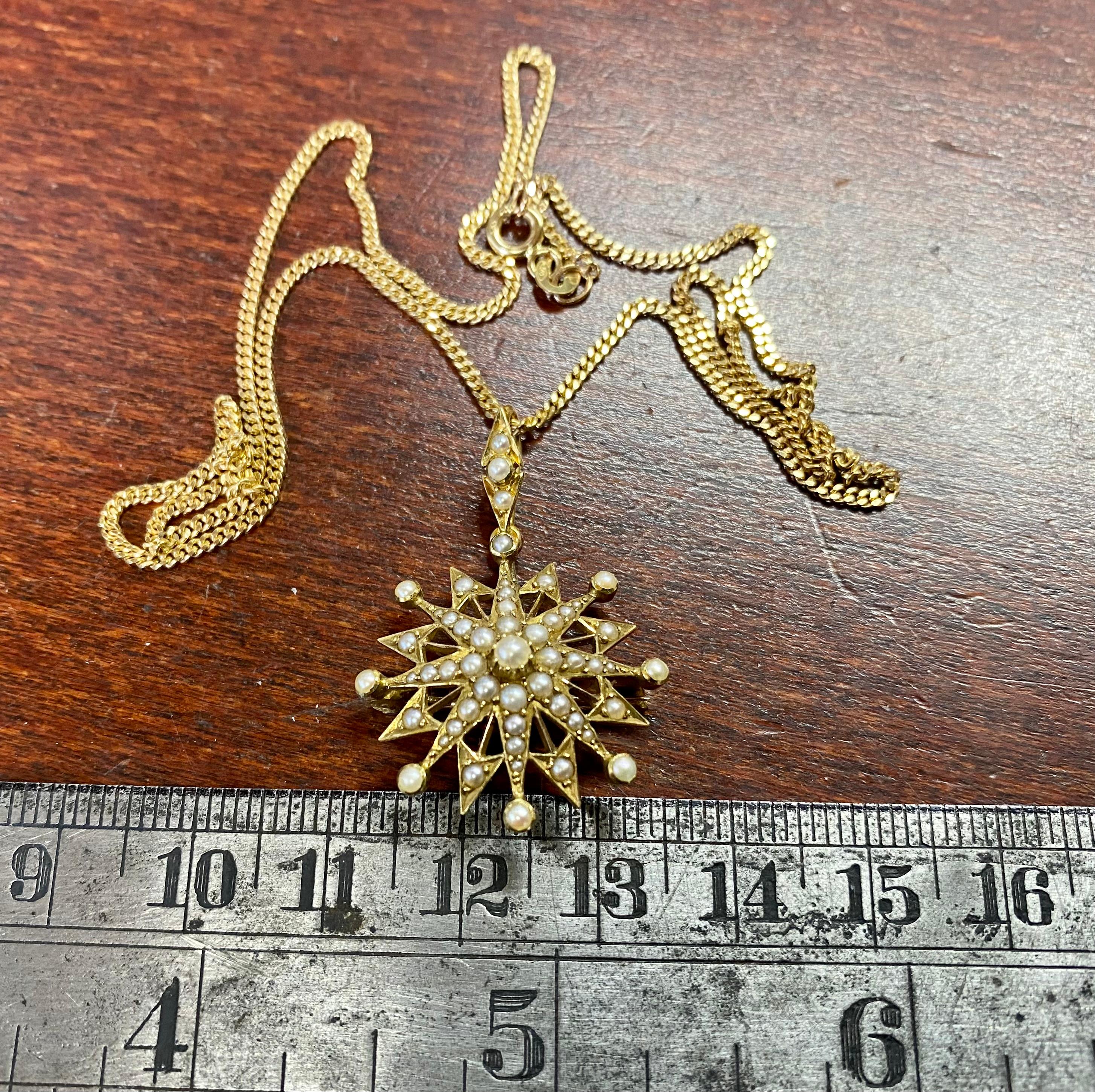 14 Karat Gold Star Pendant with Pearls. In Good Condition For Sale In Orimattila, FI